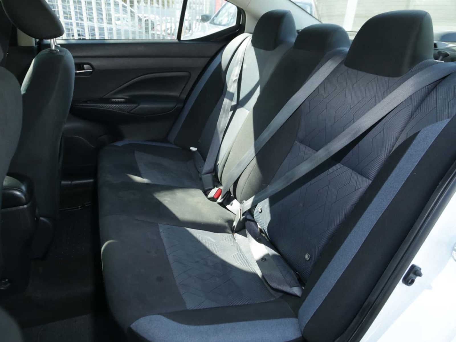 NISSAN VERSA ADVANCE 1.6 AUT 2024 - Imagen 11 de 13