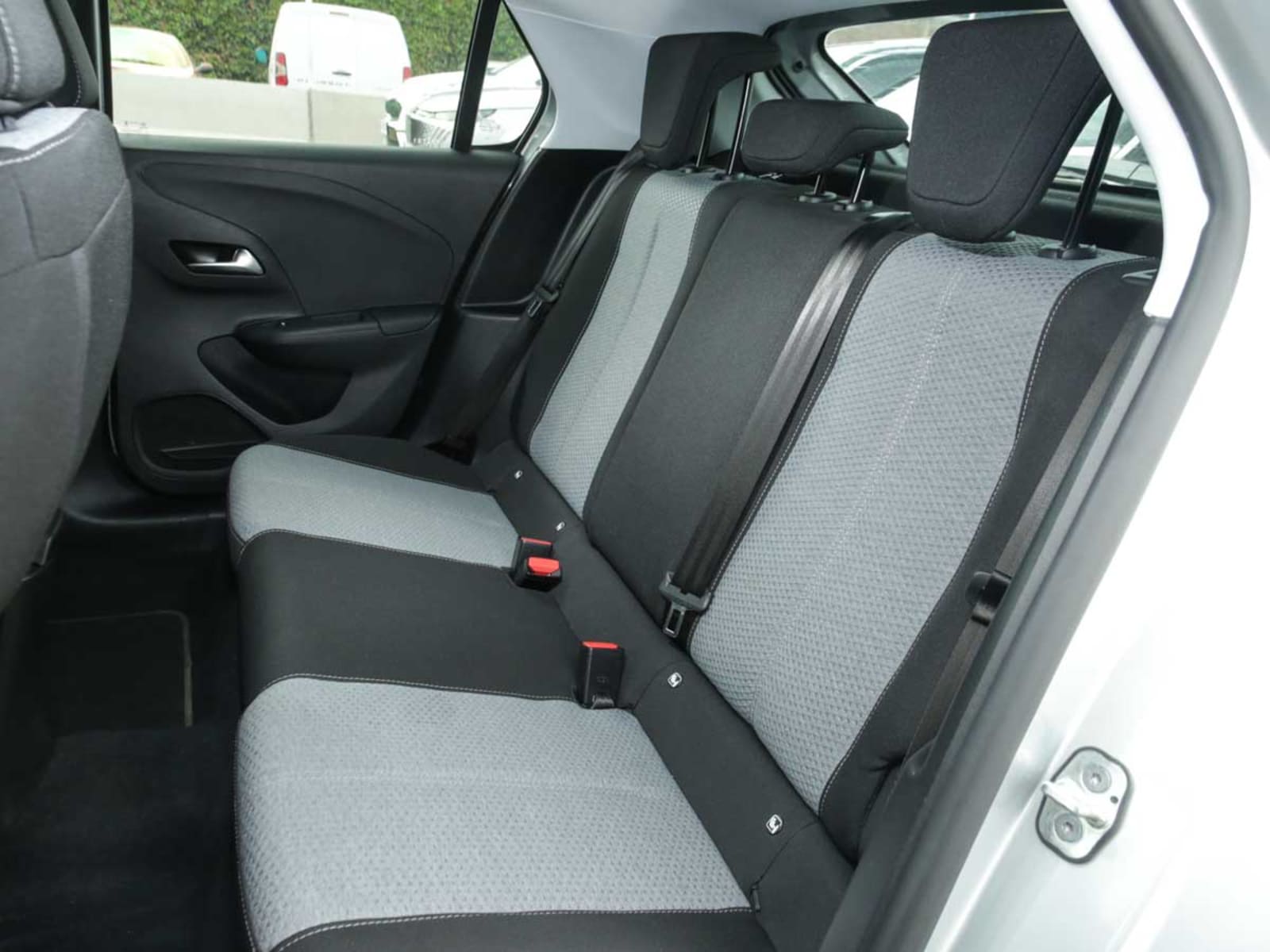 OPEL CORSA EDITION 1.2 MT5 2024 - Imagen 11 de 13