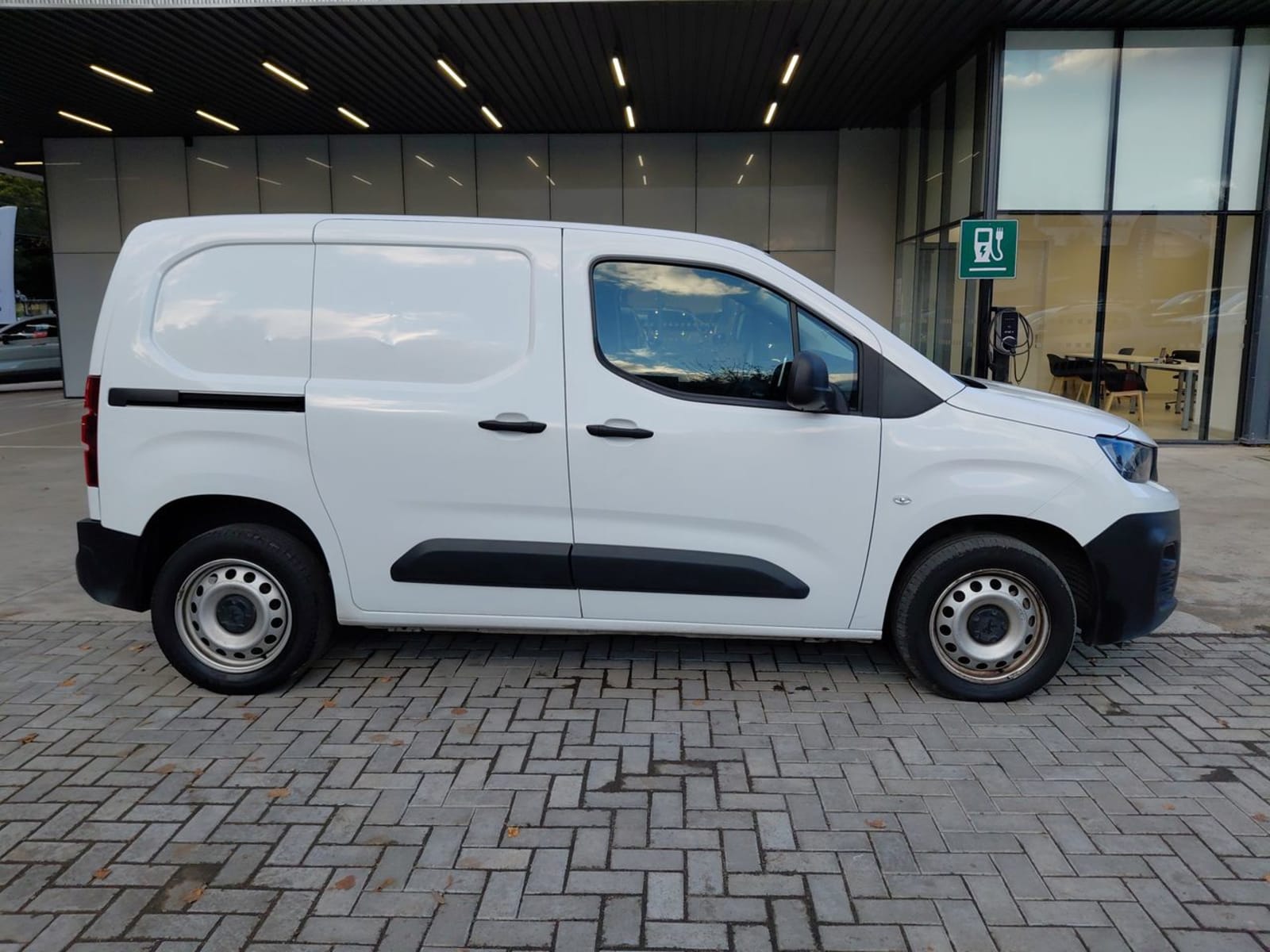 Peugeot Partner 1.5 L1 Hdi Diesel 100hp 4x2 Mt 5p 2024 - Imagen 8 de 8