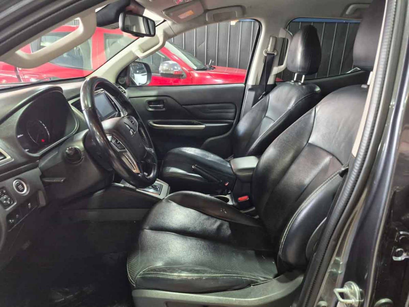 MITSUBISHI L-200 NEW DAKAR CRS AUT 4X4 TD E5 2021 - Imagen 8 de 14