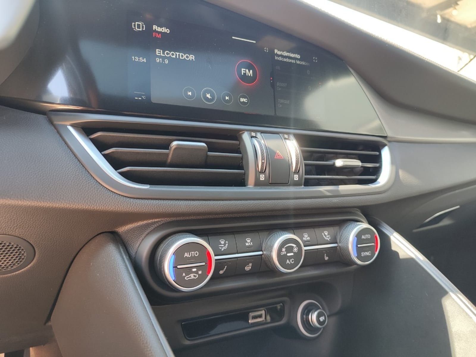 ALFA ROMEO GIULIA VELOCE 2.0 TURBO 280 HP 2025 - Imagen 16 de 19