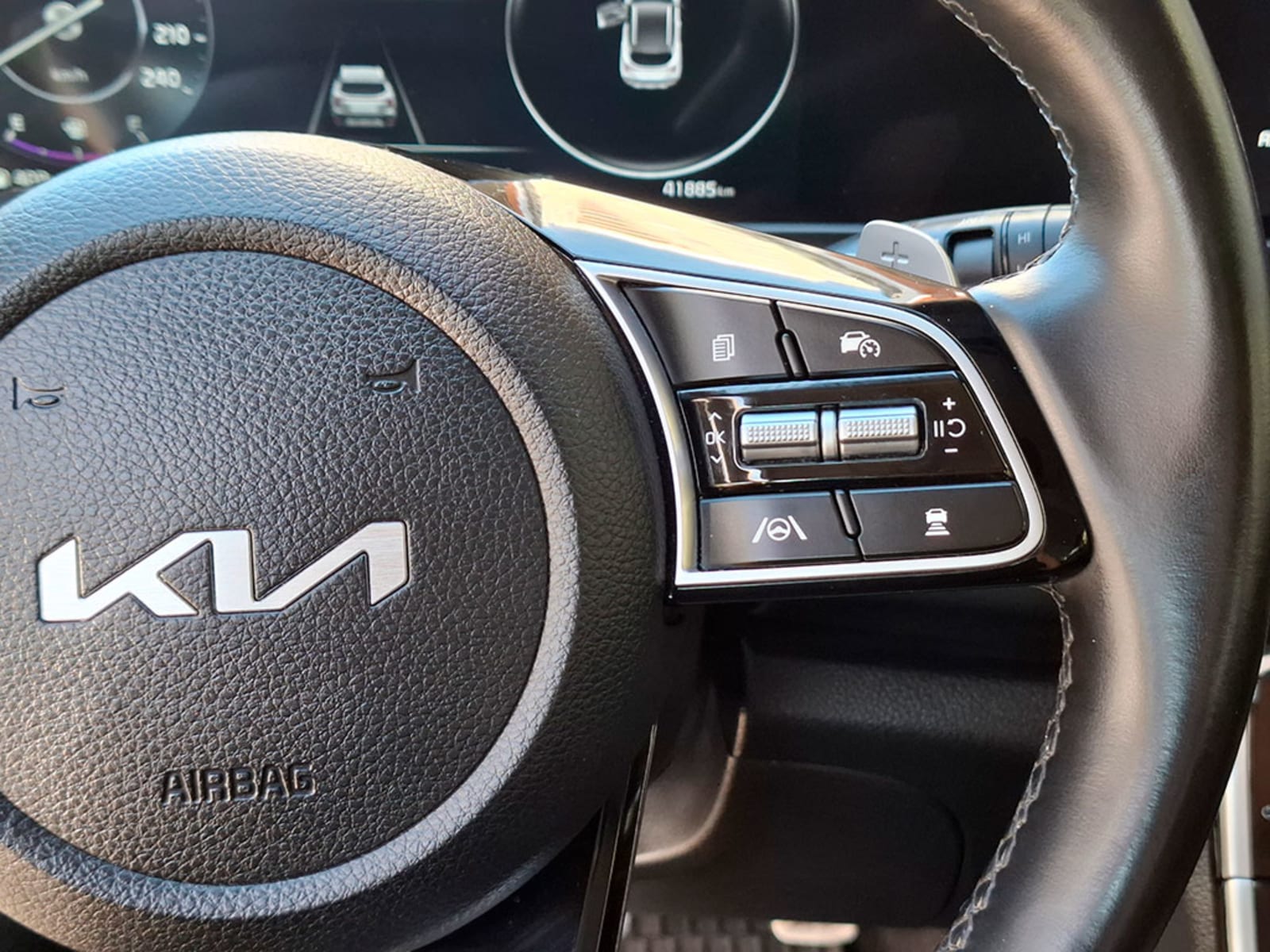 KIA SELTOS 1.4T 2024 - Imagen 12 de 20