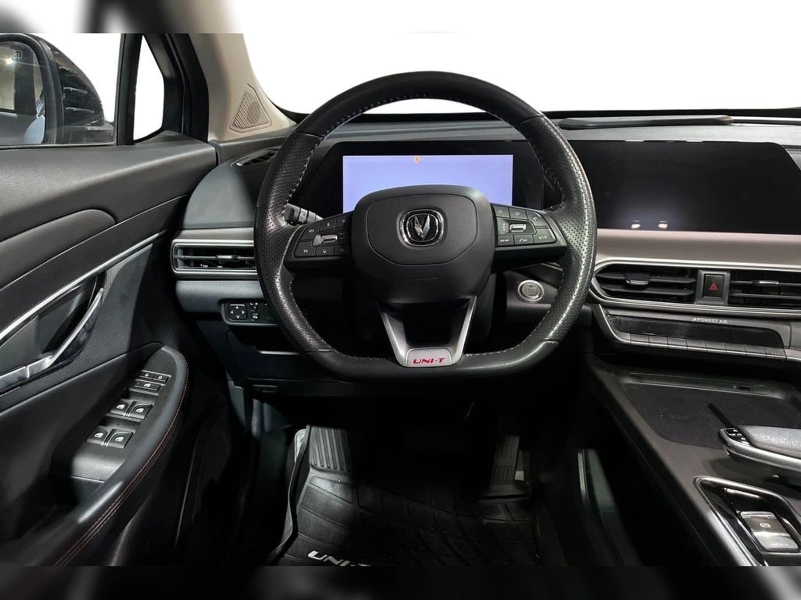 CHANGAN UNI-T 1.5 ELITE AT 2024 - Imagen 12 de 18