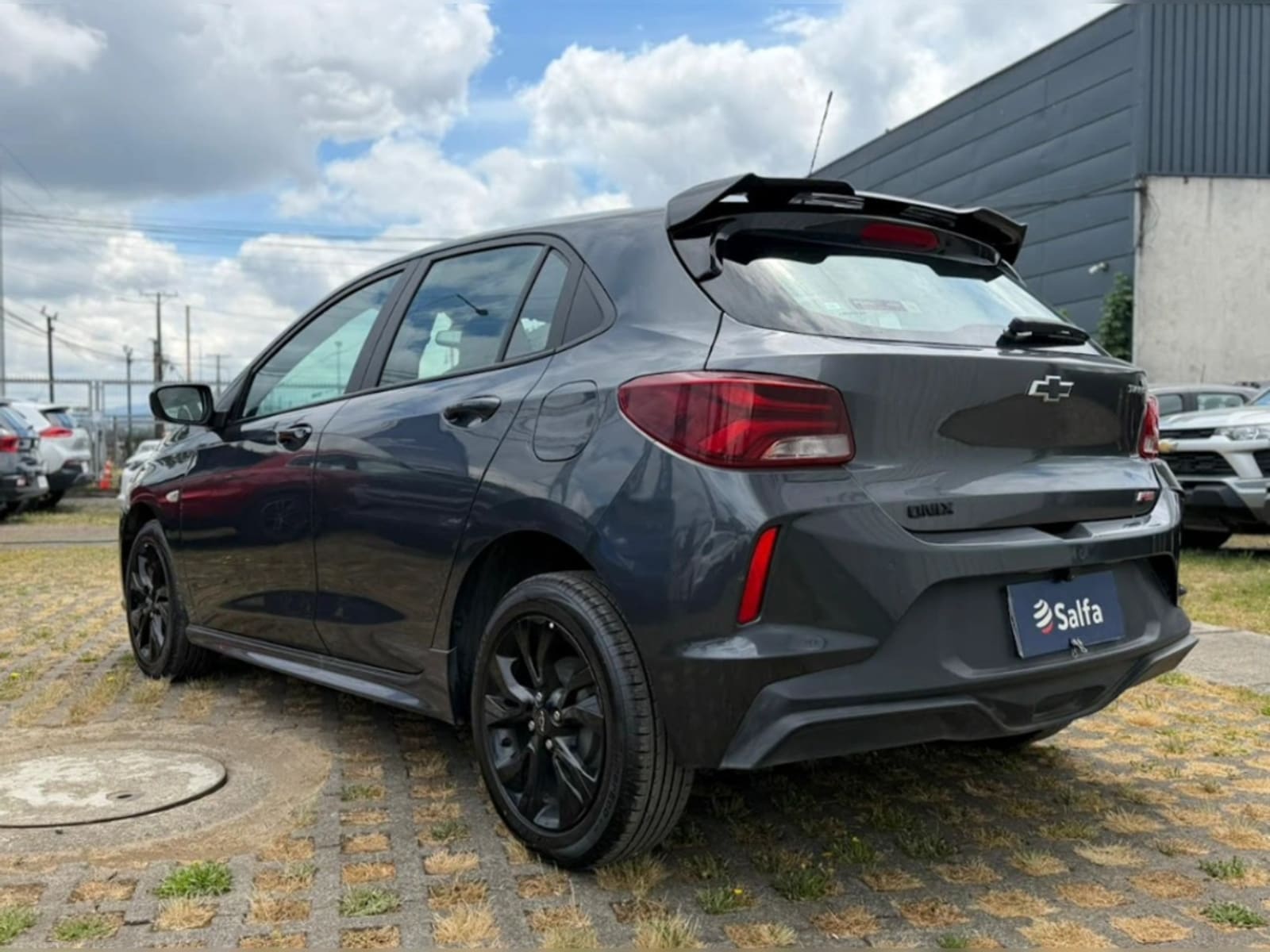 CHEVROLET ONIX 1.0T RS R 4X2 HB MT 5P 2024 - Imagen 7 de 20