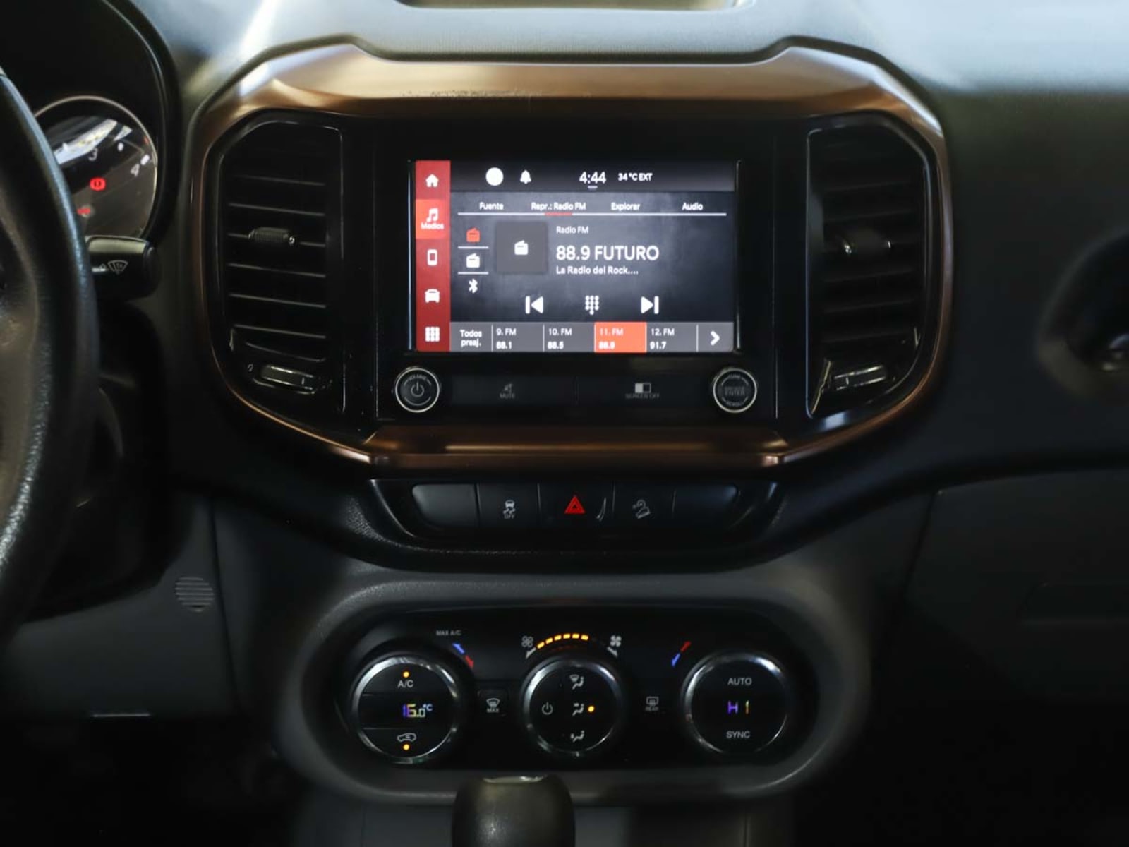 RAM 1000 LARAMIE 2.0 4X4 AT 2021 - Imagen 14 de 20