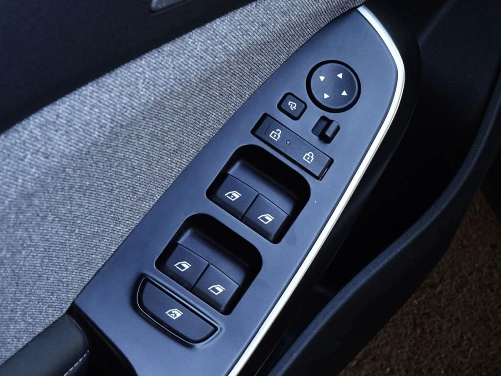 KIA K3 CROSS EX 1.6L 6MT 2025 - Imagen 10 de 20
