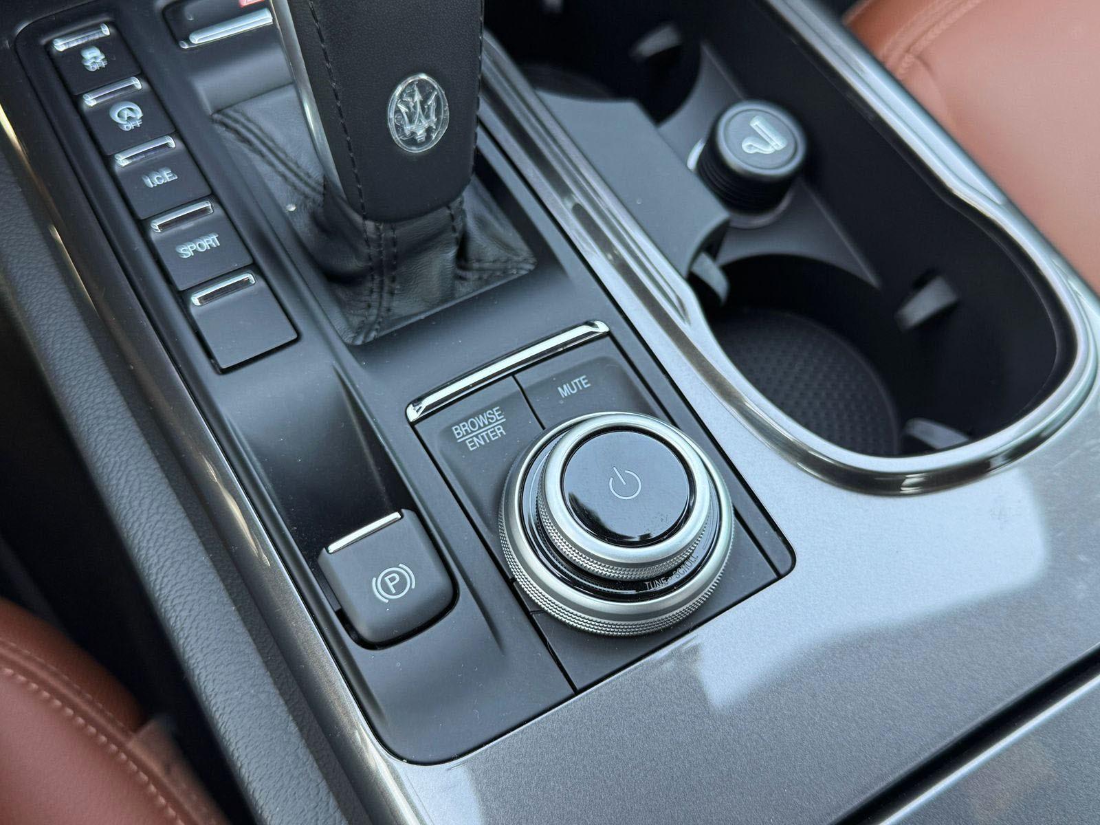 MASERATI GHIBLI GT HIBRIDO 2022 - Imagen 17 de 19
