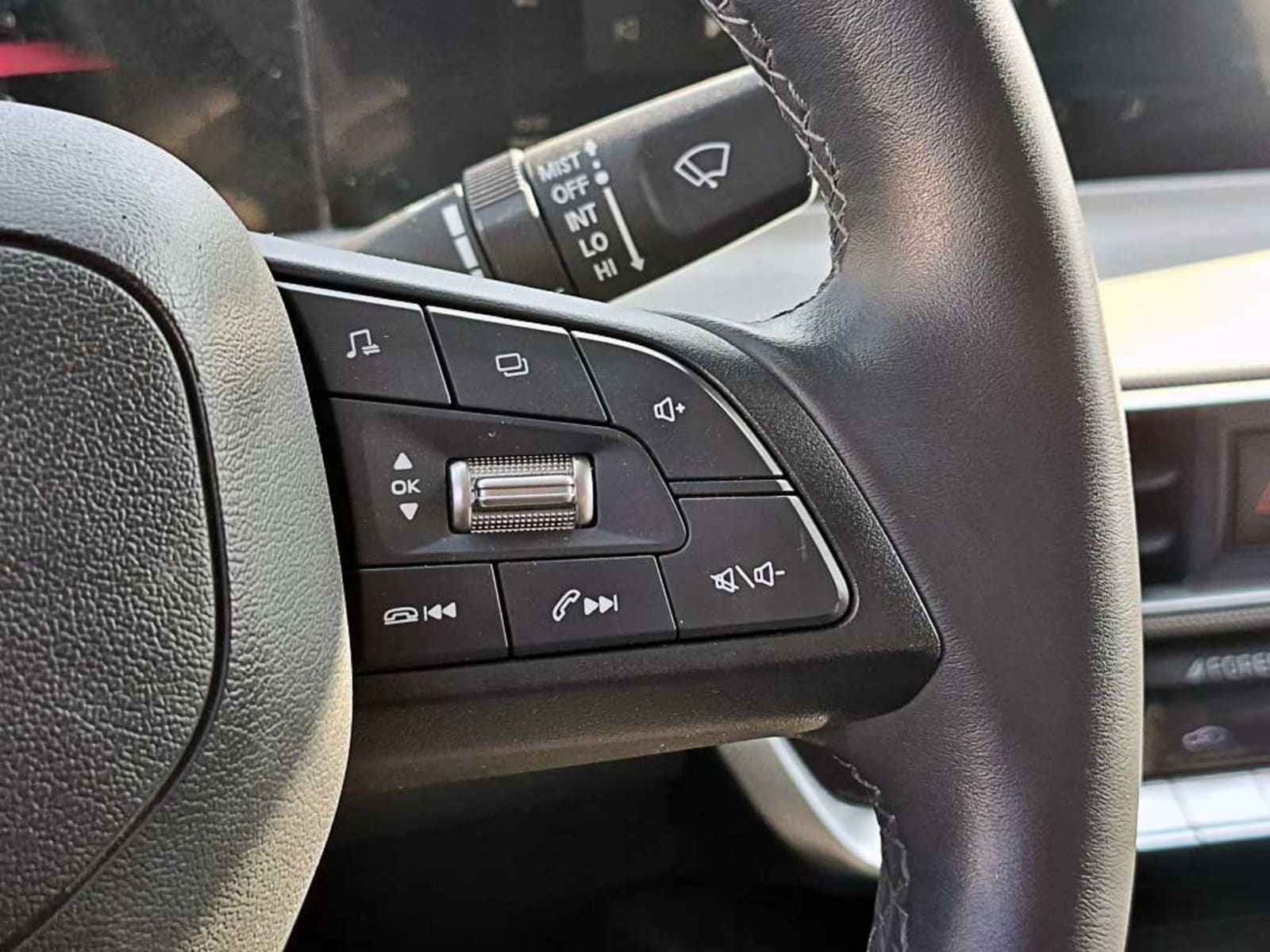 CHANGAN UNI-T 1.5 4X2 AT 5P 2024 - Imagen 17 de 20