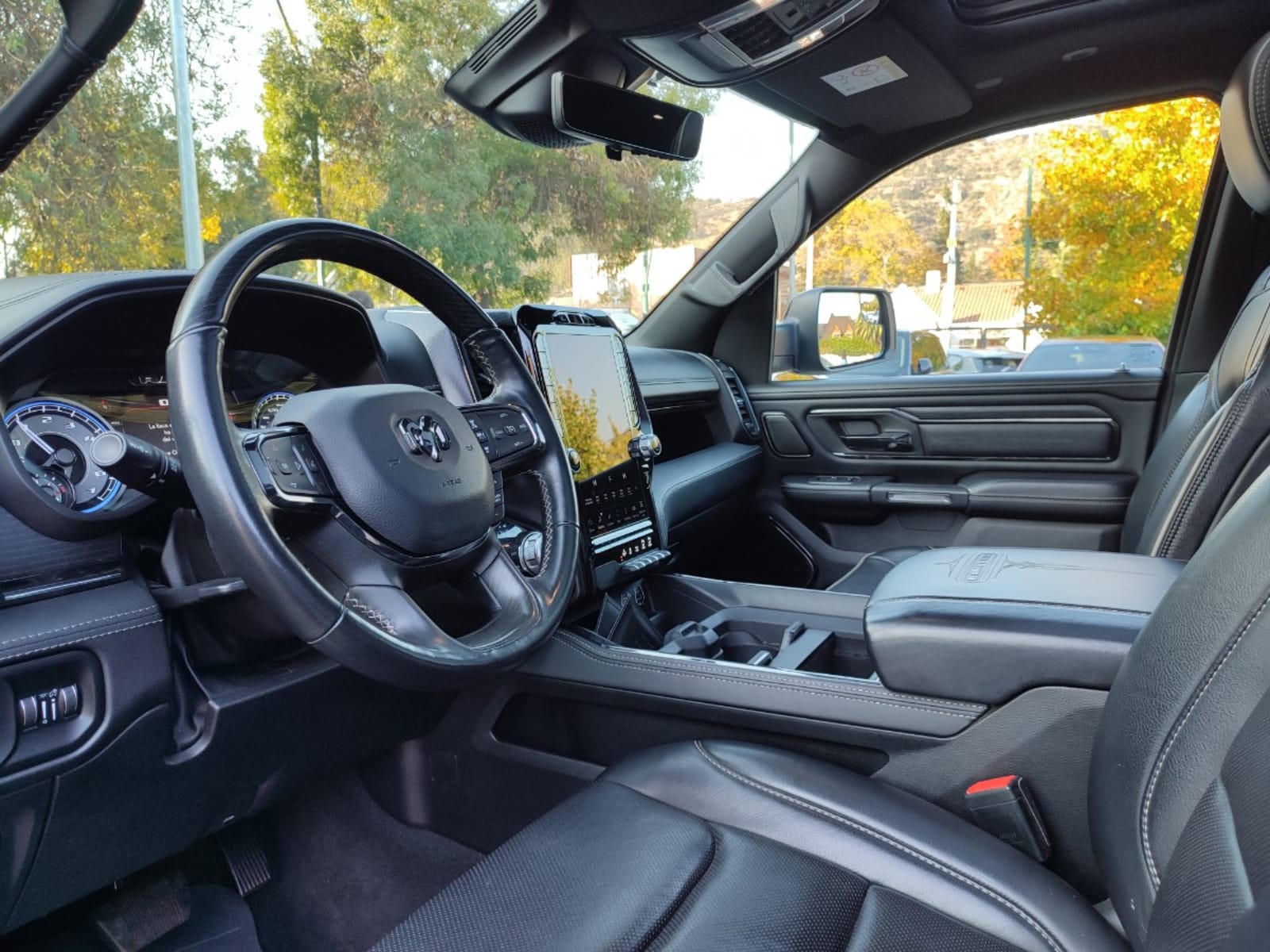 RAM 1500 LIMITED 5.7 CREW CAB 4X4 2022 - Imagen 10 de 16