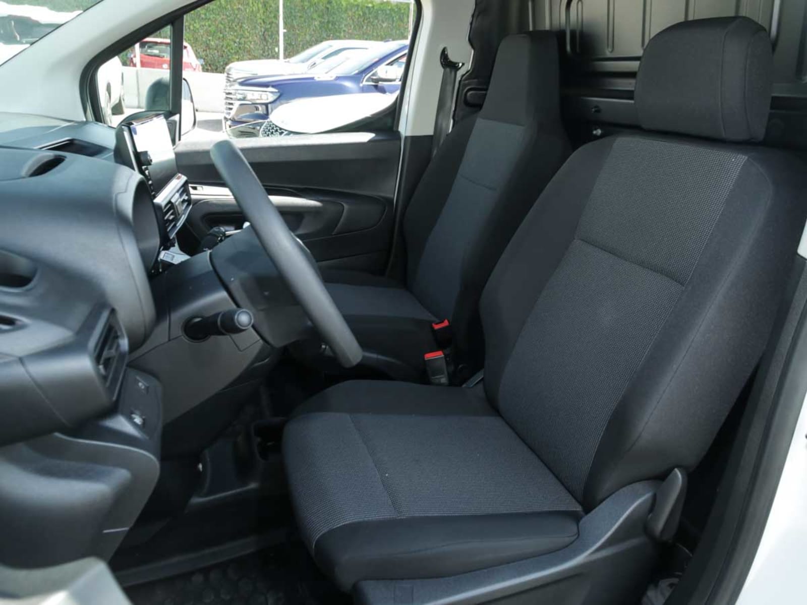 OPEL COMBO DIESEL 100HP MT 2026 - Imagen 10 de 14