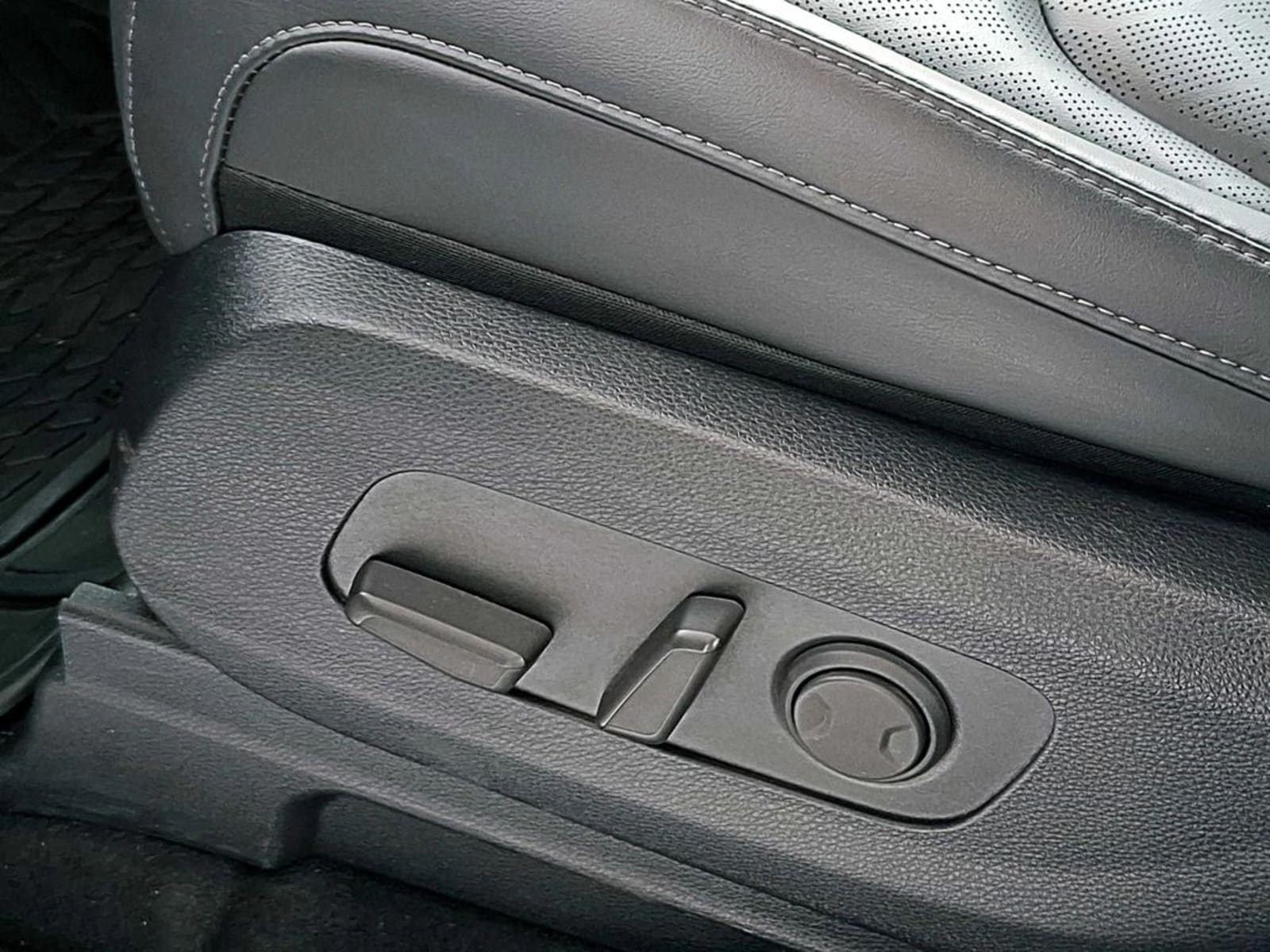 KIA CARNIVAL 2.2 EX DIESEL 4X2  AT 5P 2025 - Imagen 10 de 20