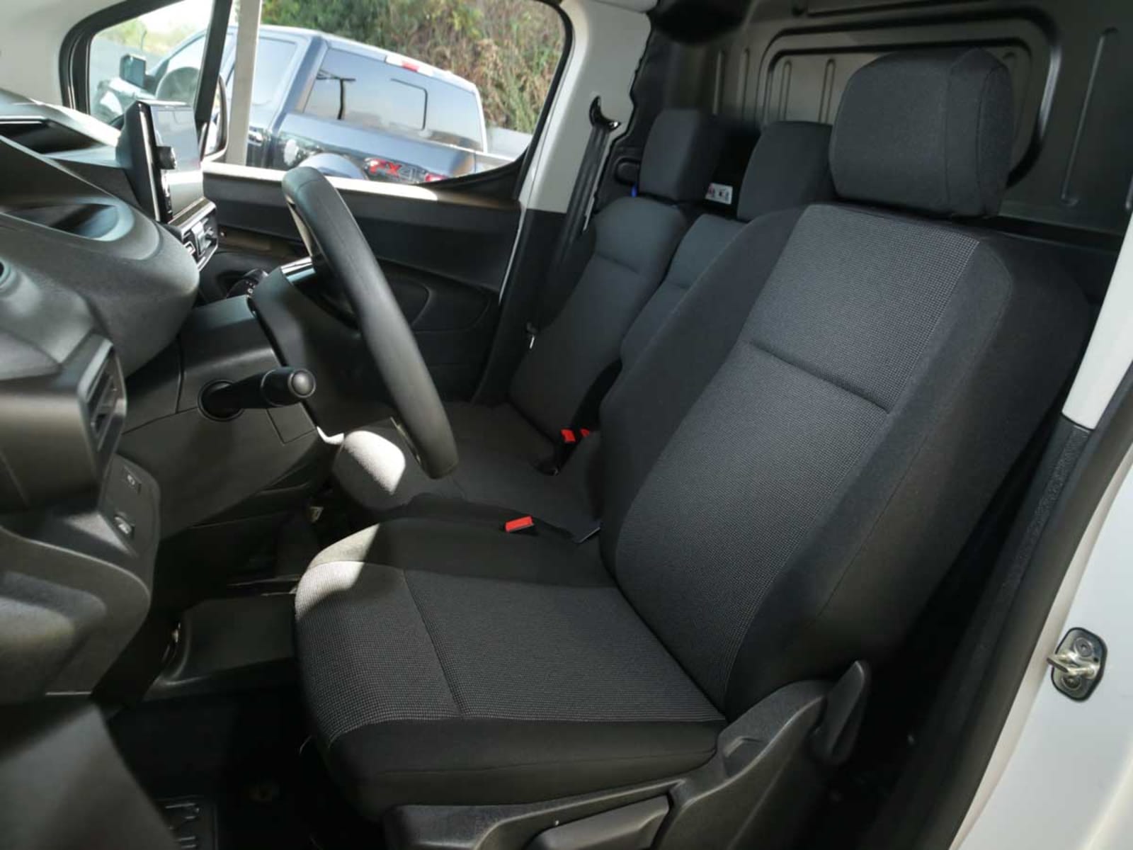PEUGEOT PARTNER MCA L1 DIESEL 100HP MT 2026 - Imagen 10 de 13