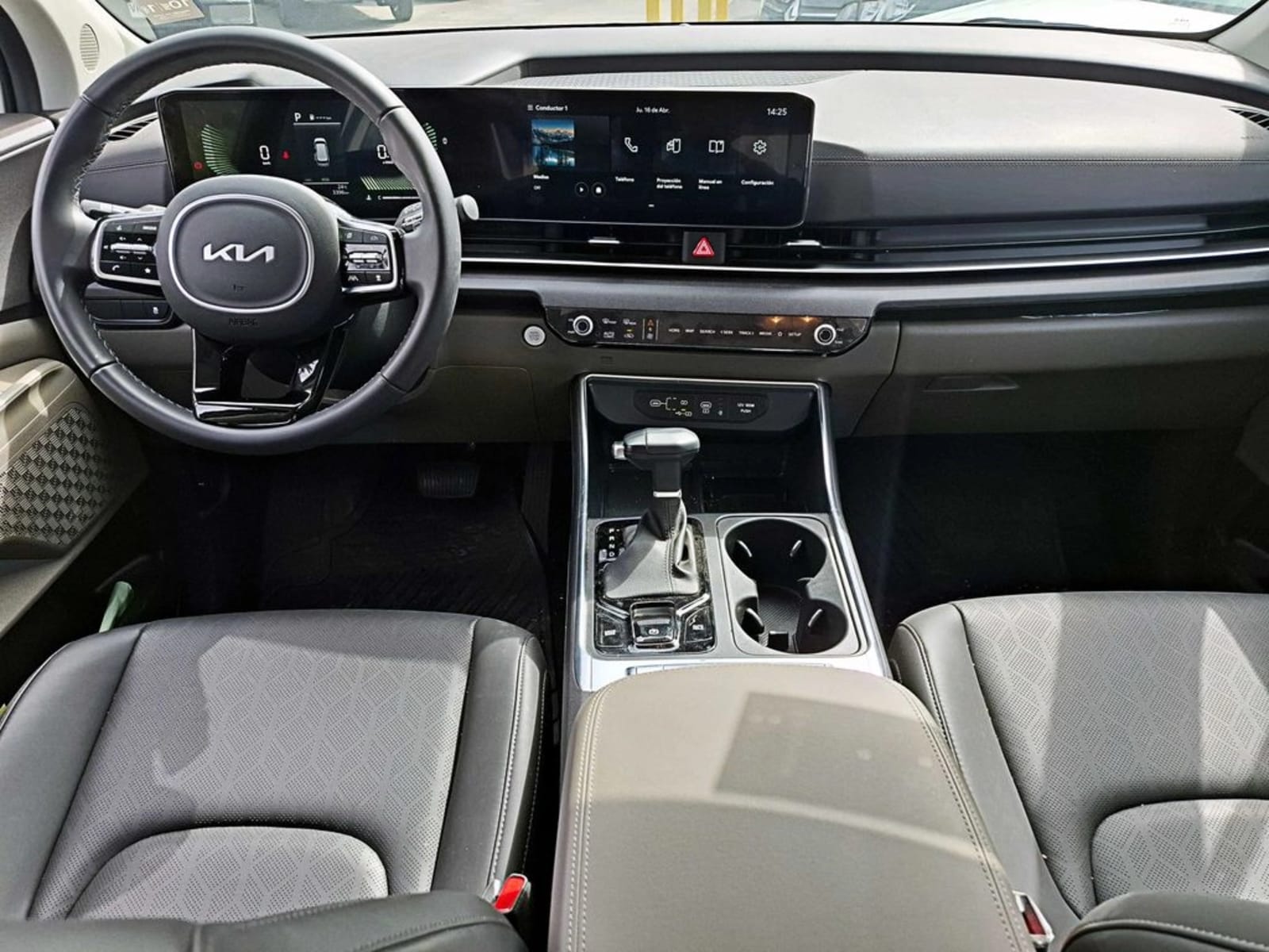 KIA CARNIVAL 2.2 EX LTD AT DIESEL 2025 - Imagen 14 de 20