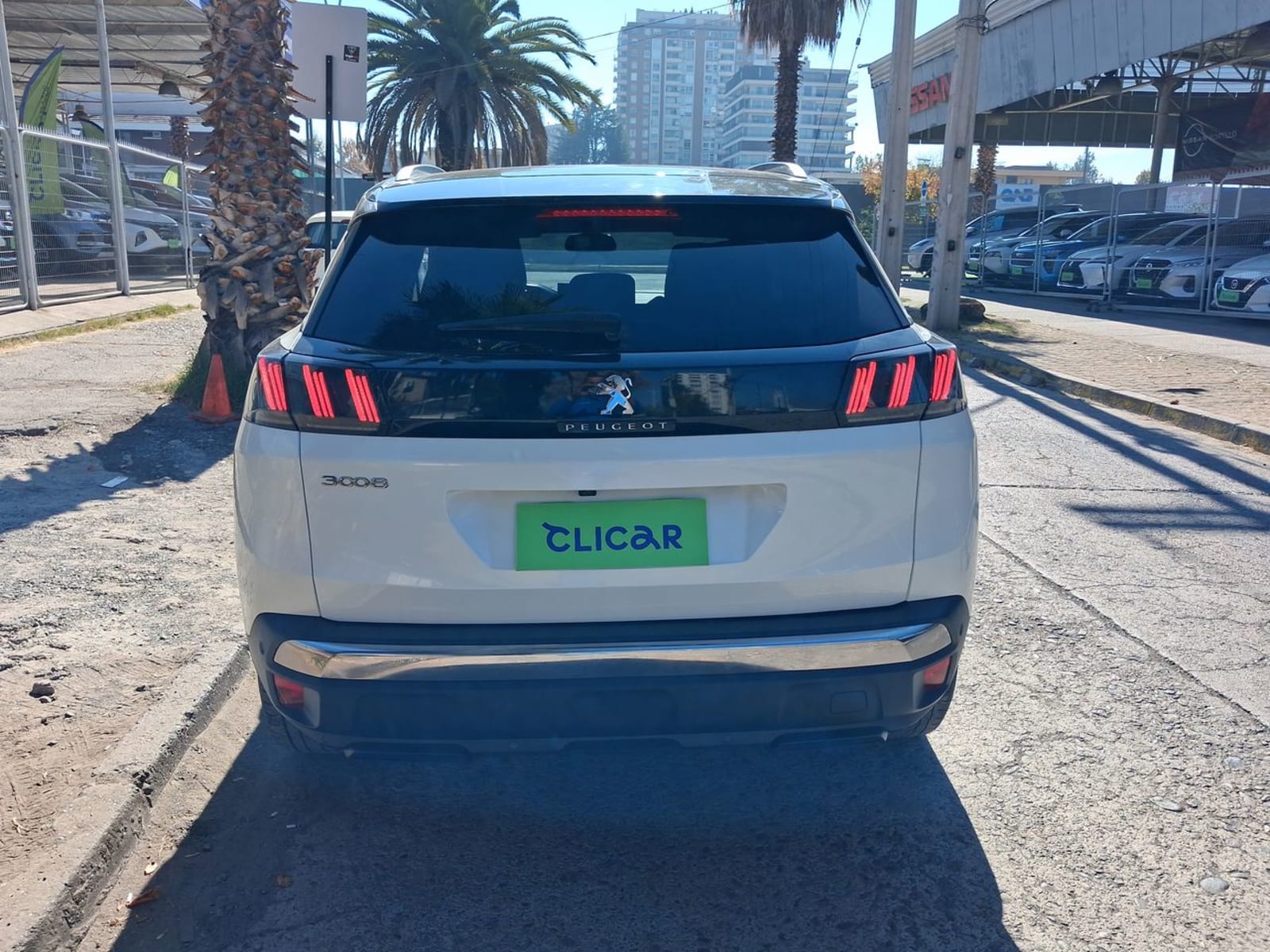 Peugeot 3008 1.5 Allure Pack Bluehdi 130 4x2 Eat8 5p 2024 - Imagen 6 de 8