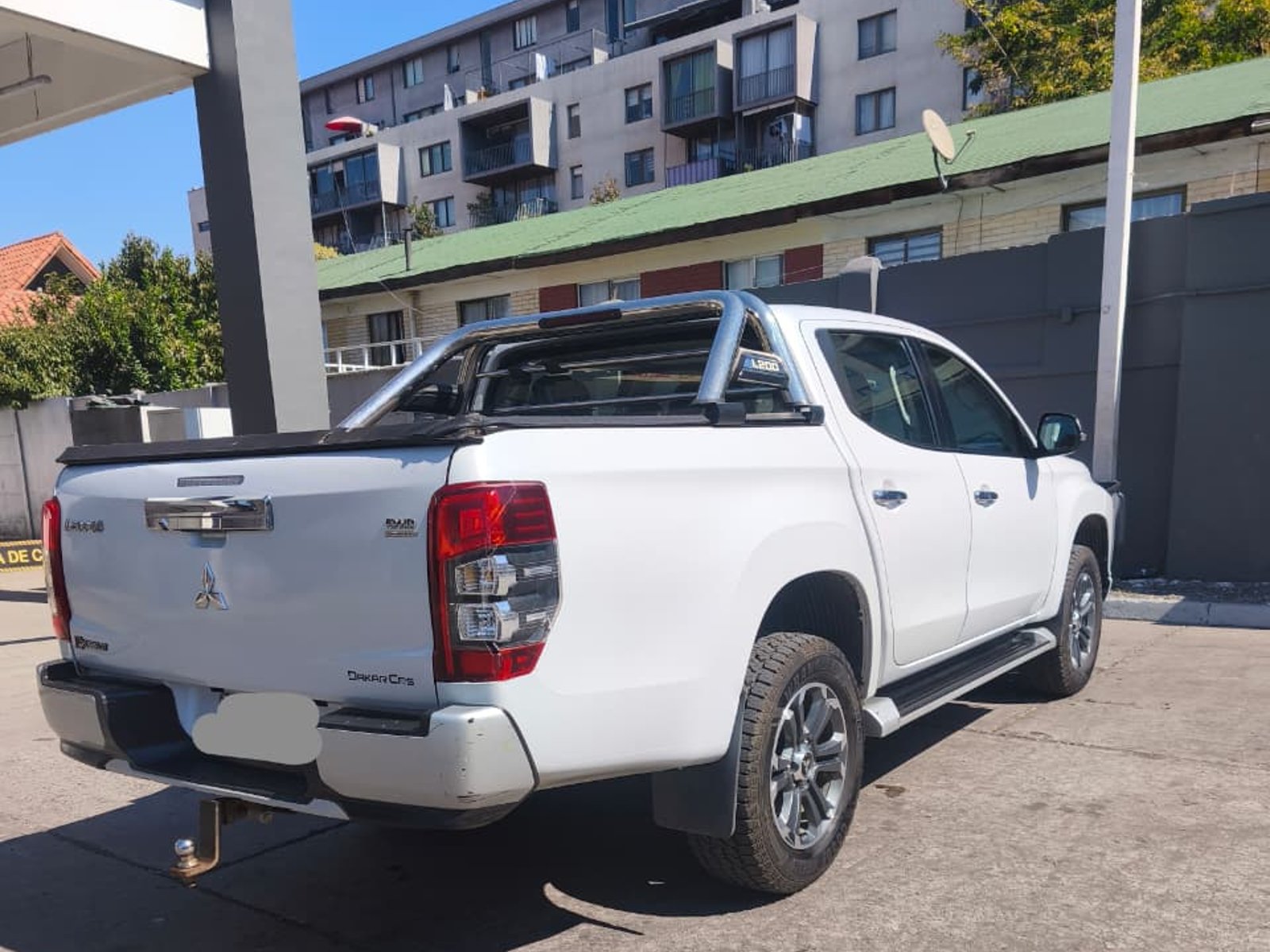 Mitsubishi L-200 2.4 DAKAR CRT MT 4X4 DIESEL 2019 - Foto 2 de 8