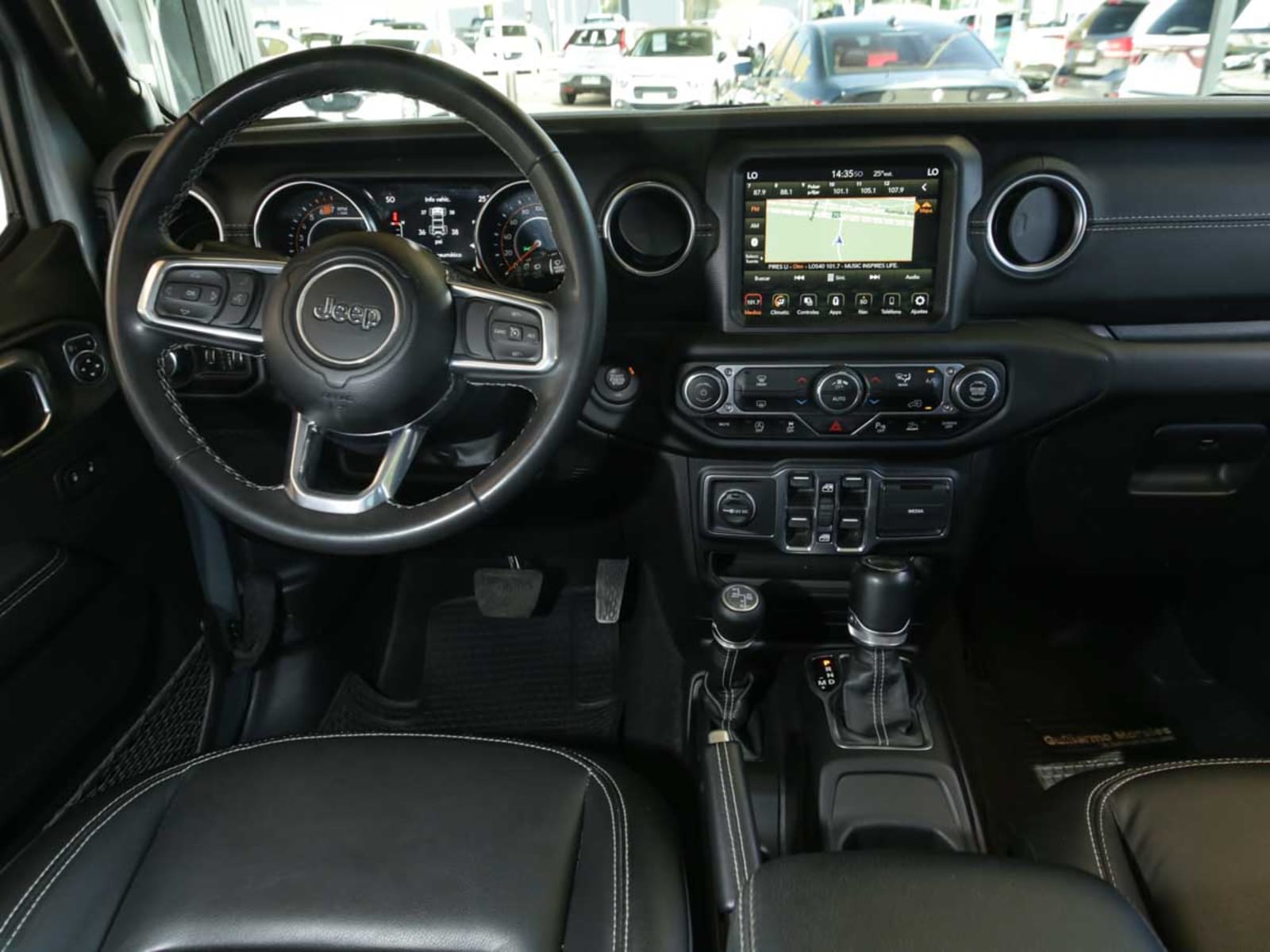 JEEP WRANGLER SAHARA U. 4X4 3.6 AUT 2024 - Imagen 12 de 13