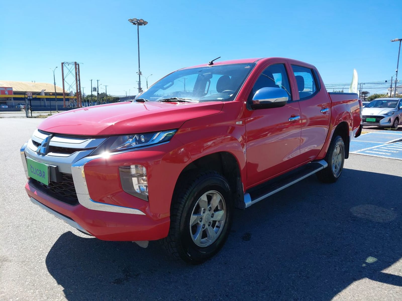Mitsubishi L200 2.2 Katana Crt Diesel Dob. Cab. 4x4 Mt 4p 2024 - Imagen 3 de 8