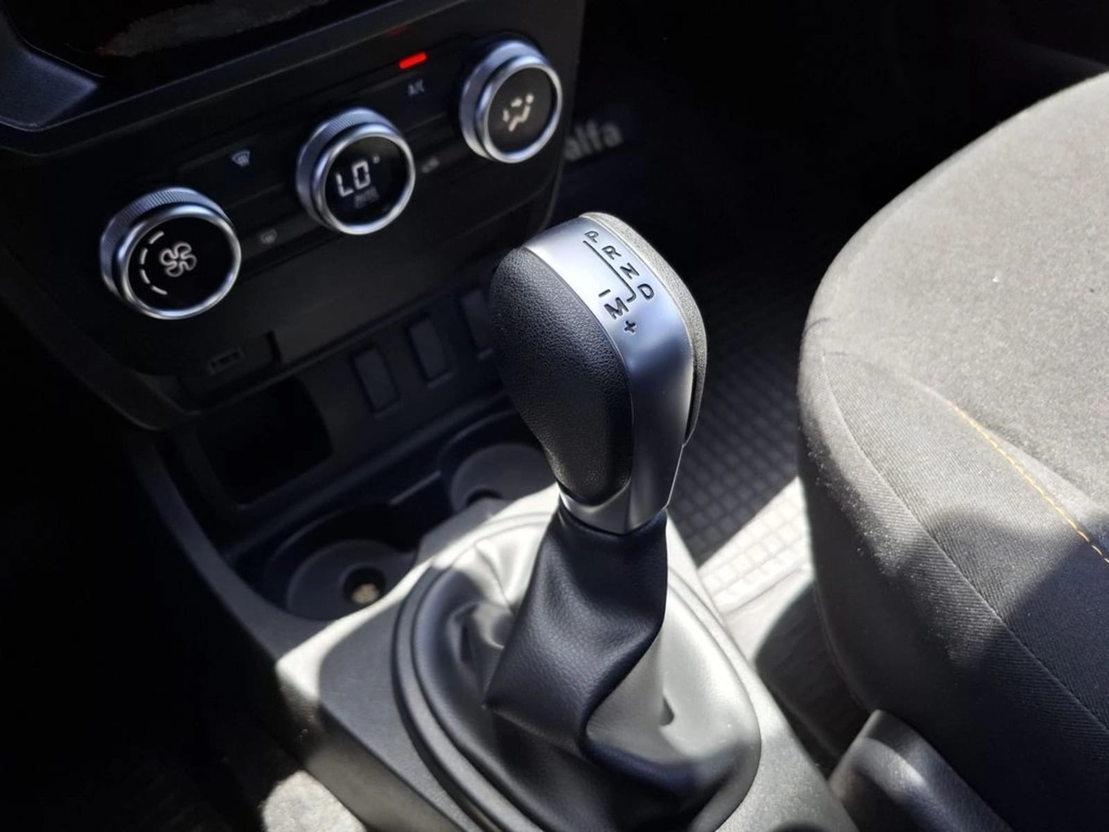 RENAULT Oroch 1.3 TURBO DOB. CAB. 4X2 AT 4P 2023 - Imagen 20 de 20