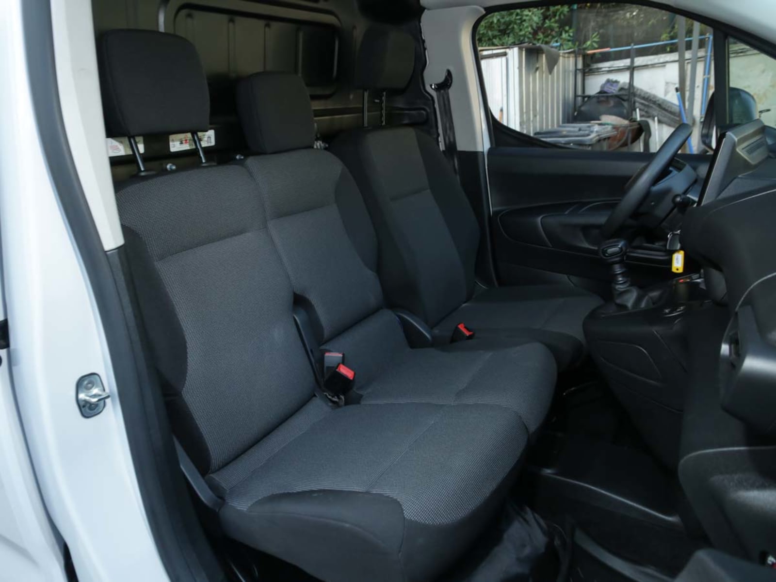 PEUGEOT PARTNER MCA L1 BLUEHDI 100 2025 - Imagen 12 de 13