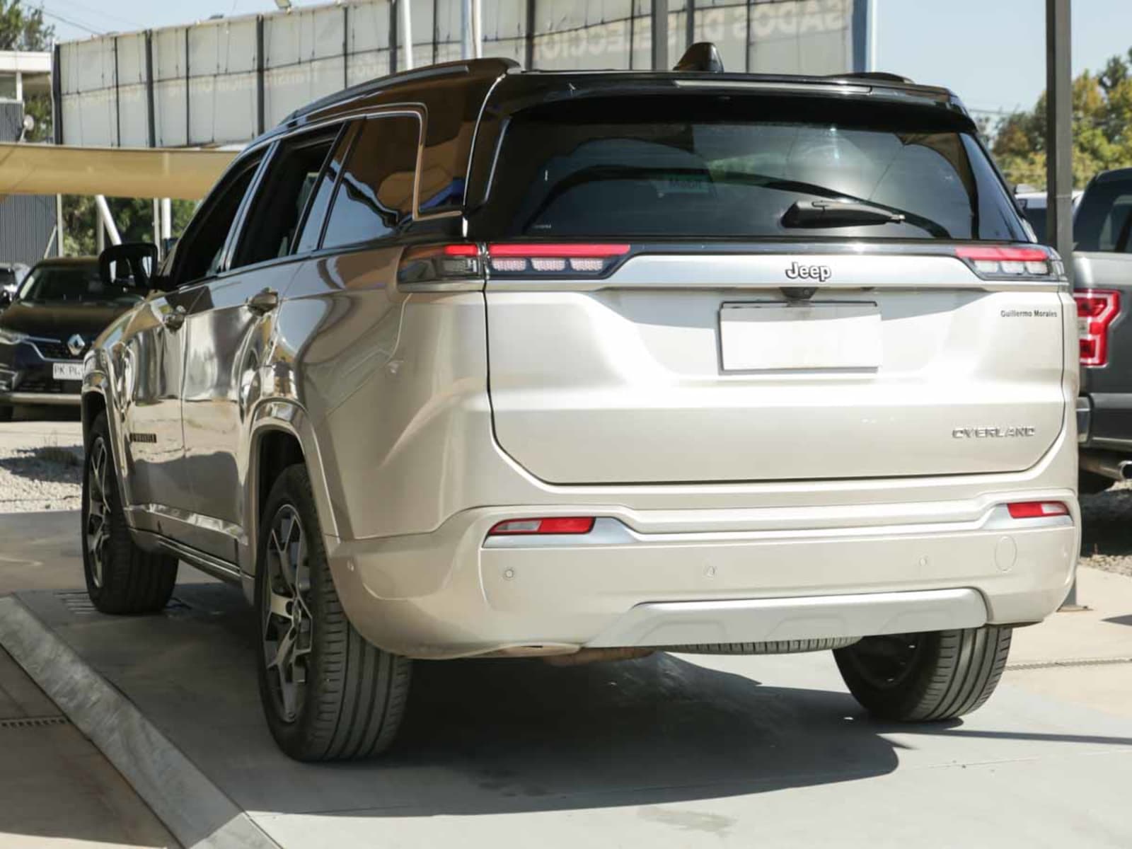 JEEP COMMANDER OVERLAND 1.3T 2023 - Imagen 4 de 15