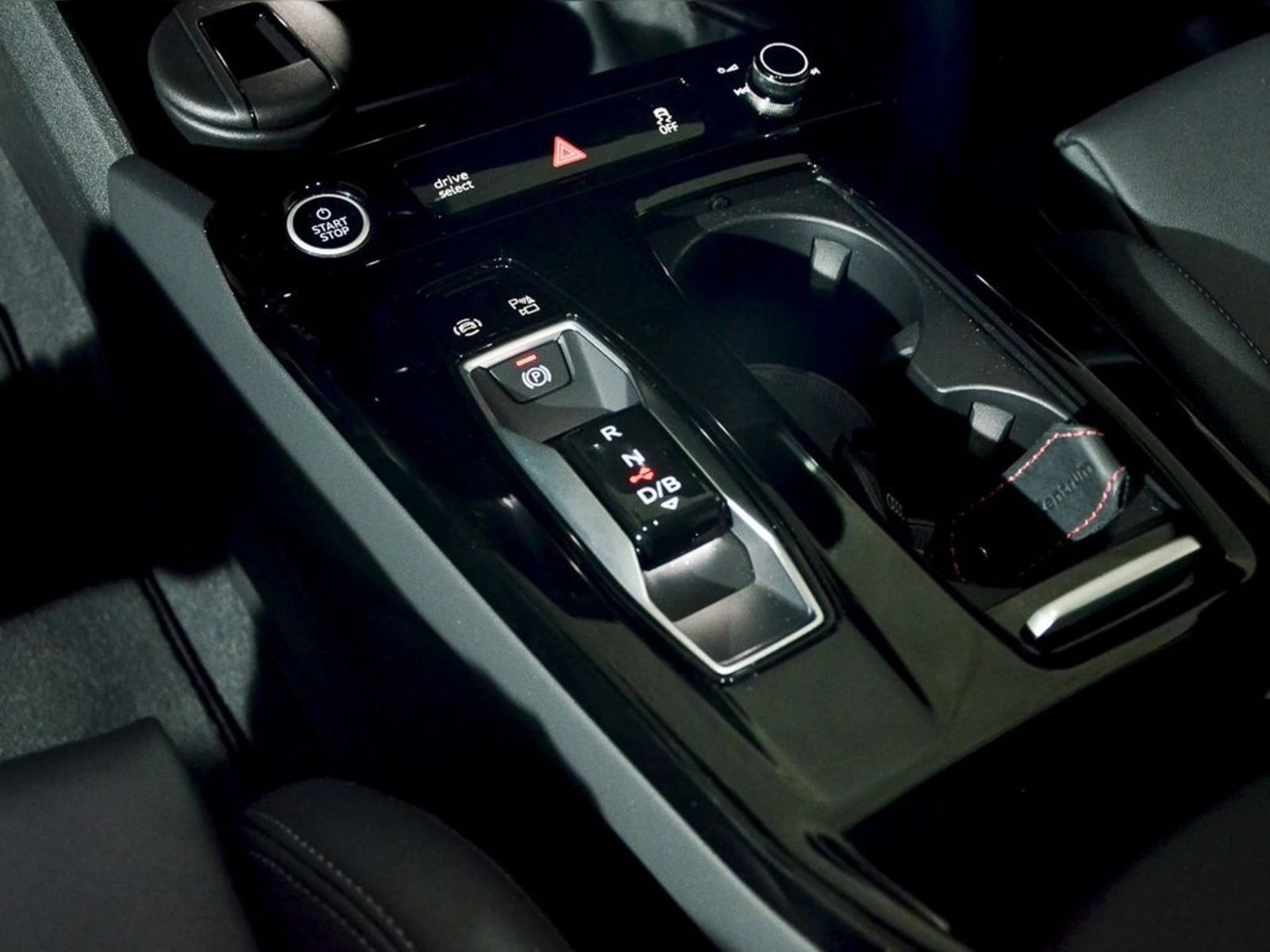 AUDI Q6 Sportback e-tron 55 S LINE QUATTRO 2025 - Imagen 11 de 17