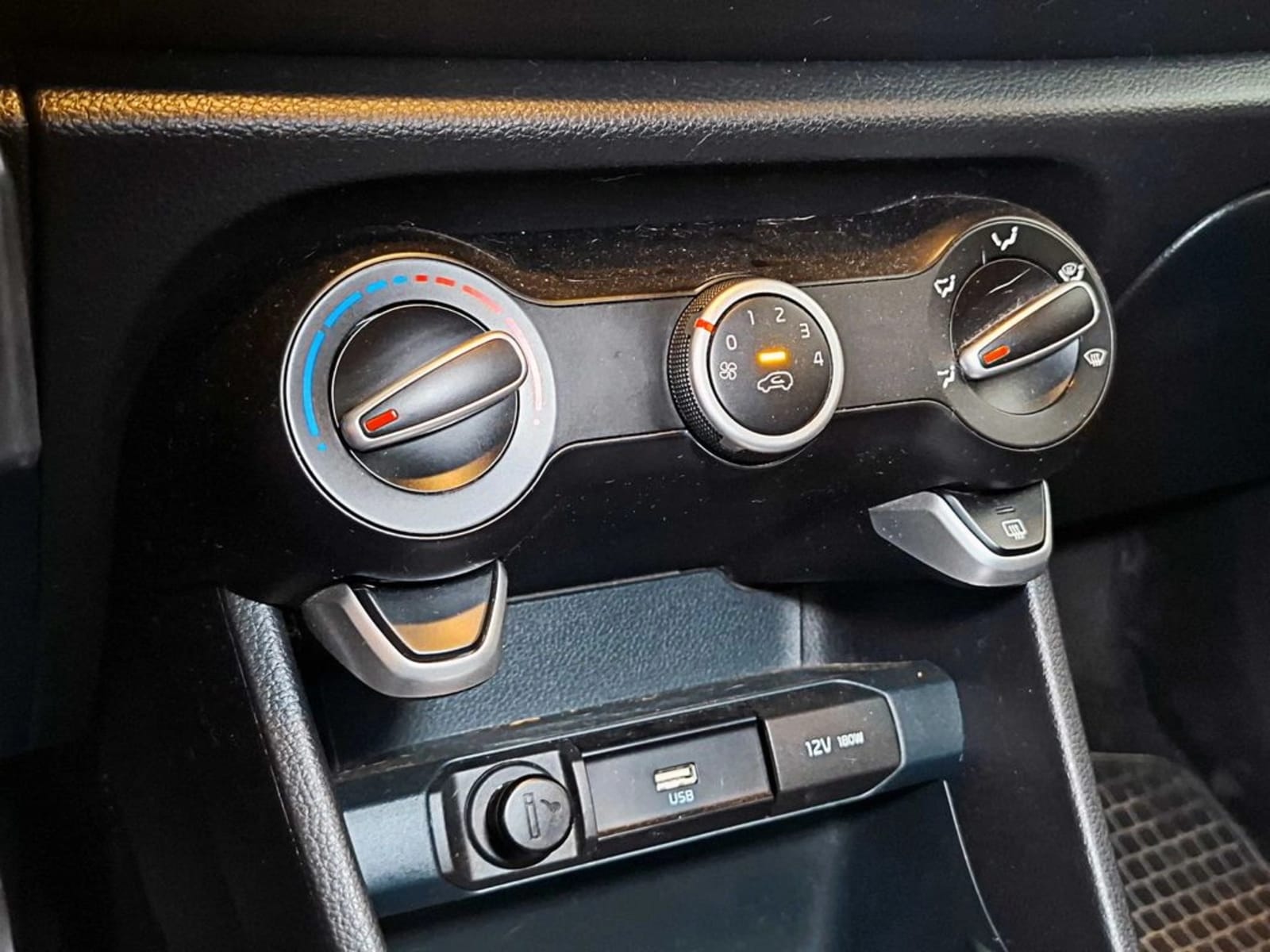 KIA MORNING 1.0 4X2 MT 5P 2021 - Imagen 17 de 18