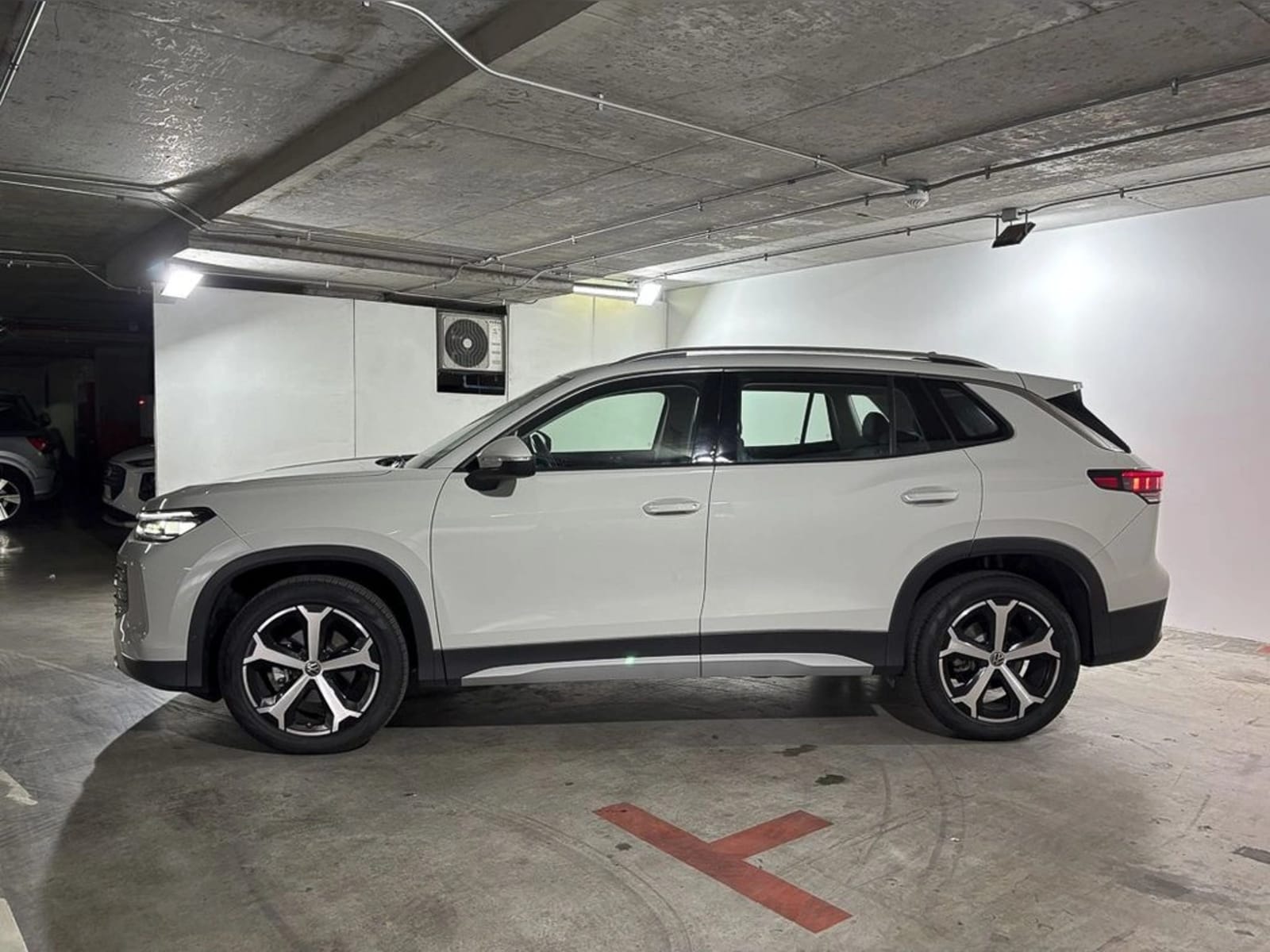 VOLKSWAGEN TIGUAN AUT 2026 - Imagen 9 de 19