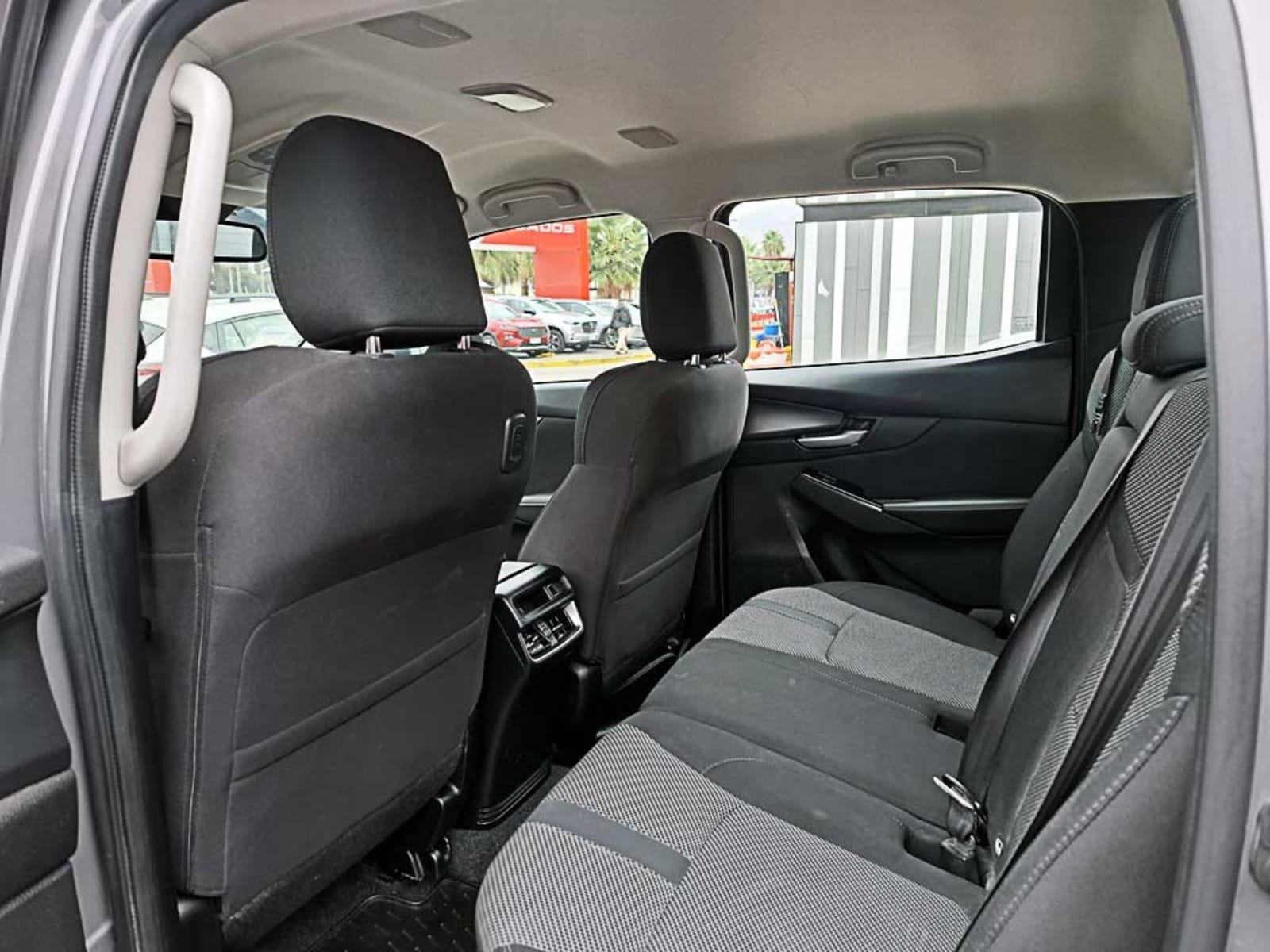 MAZDA BT-50 (IN) 3.0 DC HIGH AT 4X4 DIESEL 2025 - Imagen 10 de 17