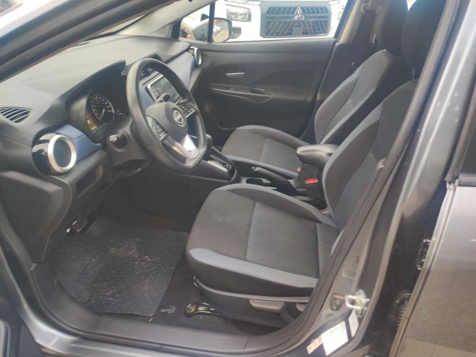 NISSAN VERSA ADVANCE 1.6 AUT 2024 - Imagen 8 de 15
