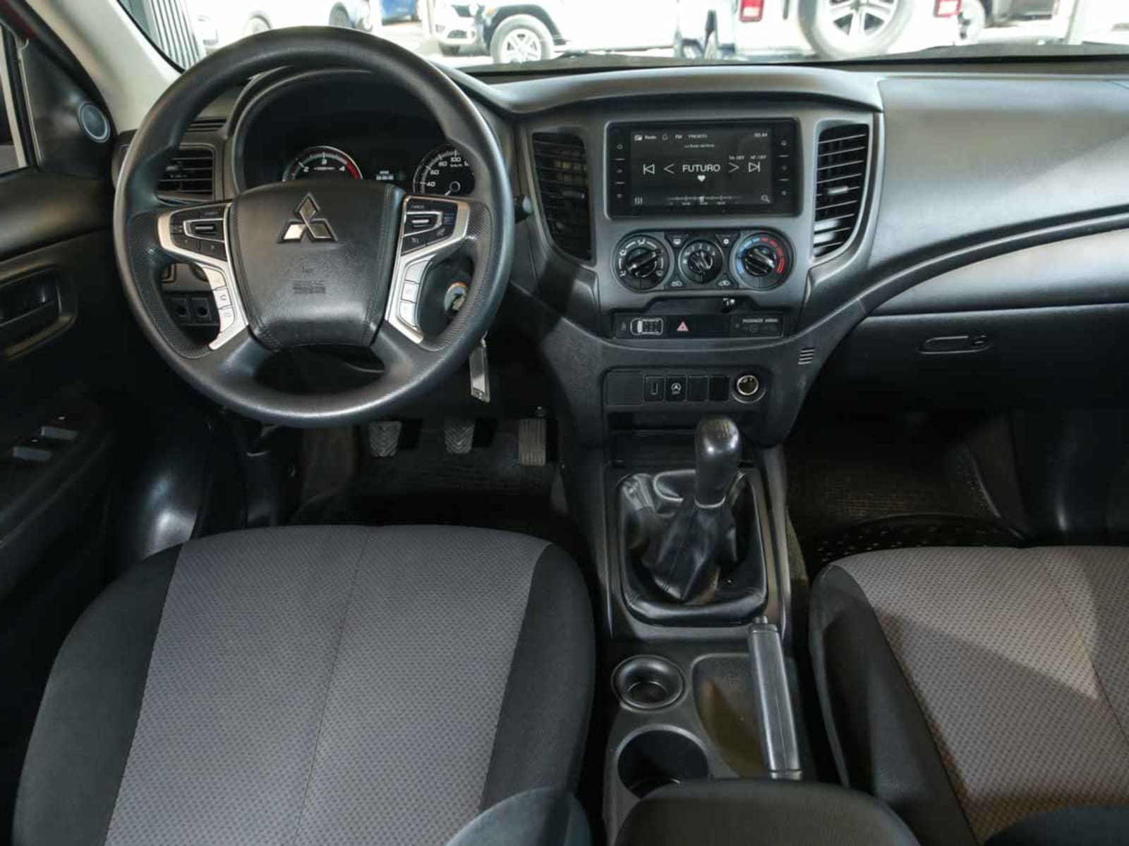 MITSUBISHI L-200 NEW KATANA CR MEC 4X2 TD E5 2024 - Imagen 13 de 14
