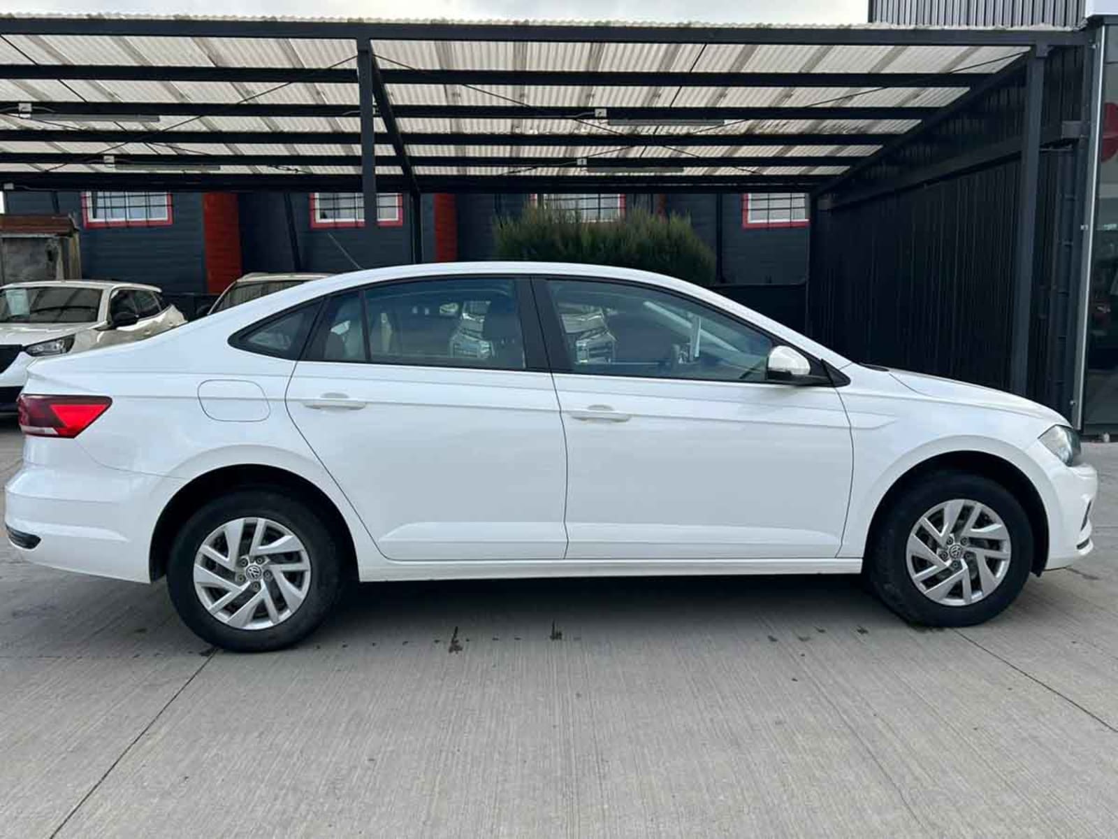 VOLKSWAGEN VIRTUS TRENDLINE 1.6 MT 2023 - Imagen 16 de 16