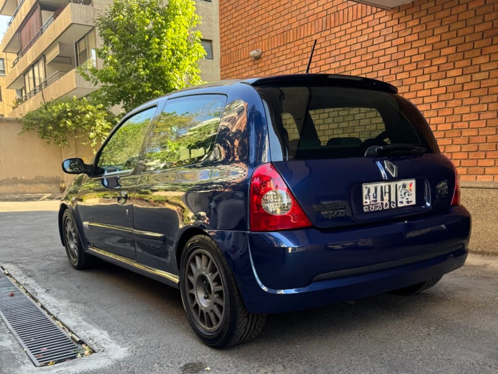 Renault Clio Sport 2.0 2004 - Foto 3 de 8