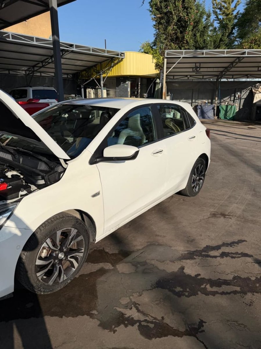 Chevrolet onix 1.0 turbo premie 2022 - Imagen 4 de 8