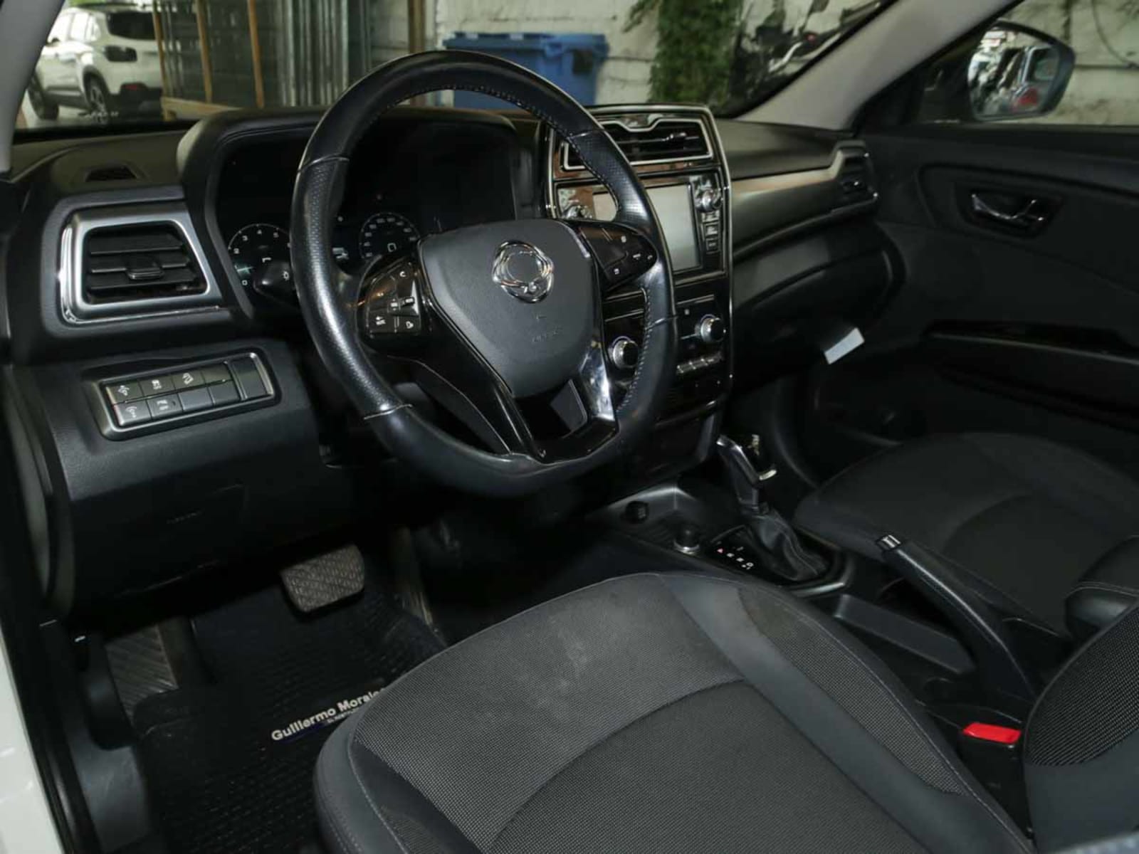 SSANGYONG TIVOLI LIMITED 1.6 6AT 2WD 6 AB 2023 - Imagen 8 de 13