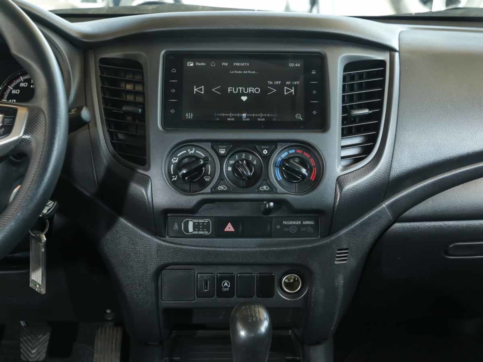 MITSUBISHI L-200 NEW KATANA CR MEC 4X2 TD E5 2024 - Imagen 14 de 14
