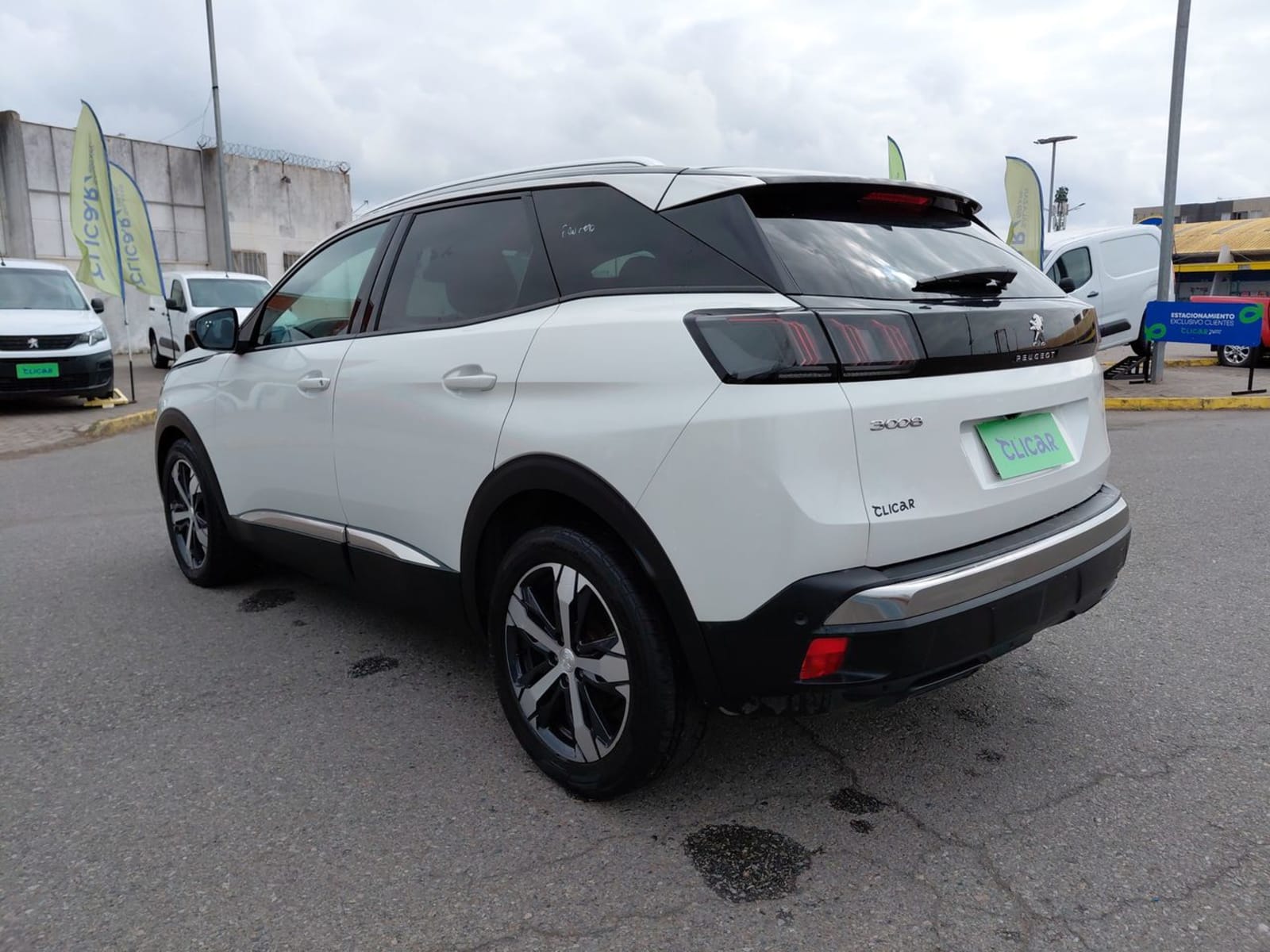 Peugeot 3008 1.5 Allure Pack Bluehdi 130 4x2 Eat8 5p 2024 - Imagen 5 de 8