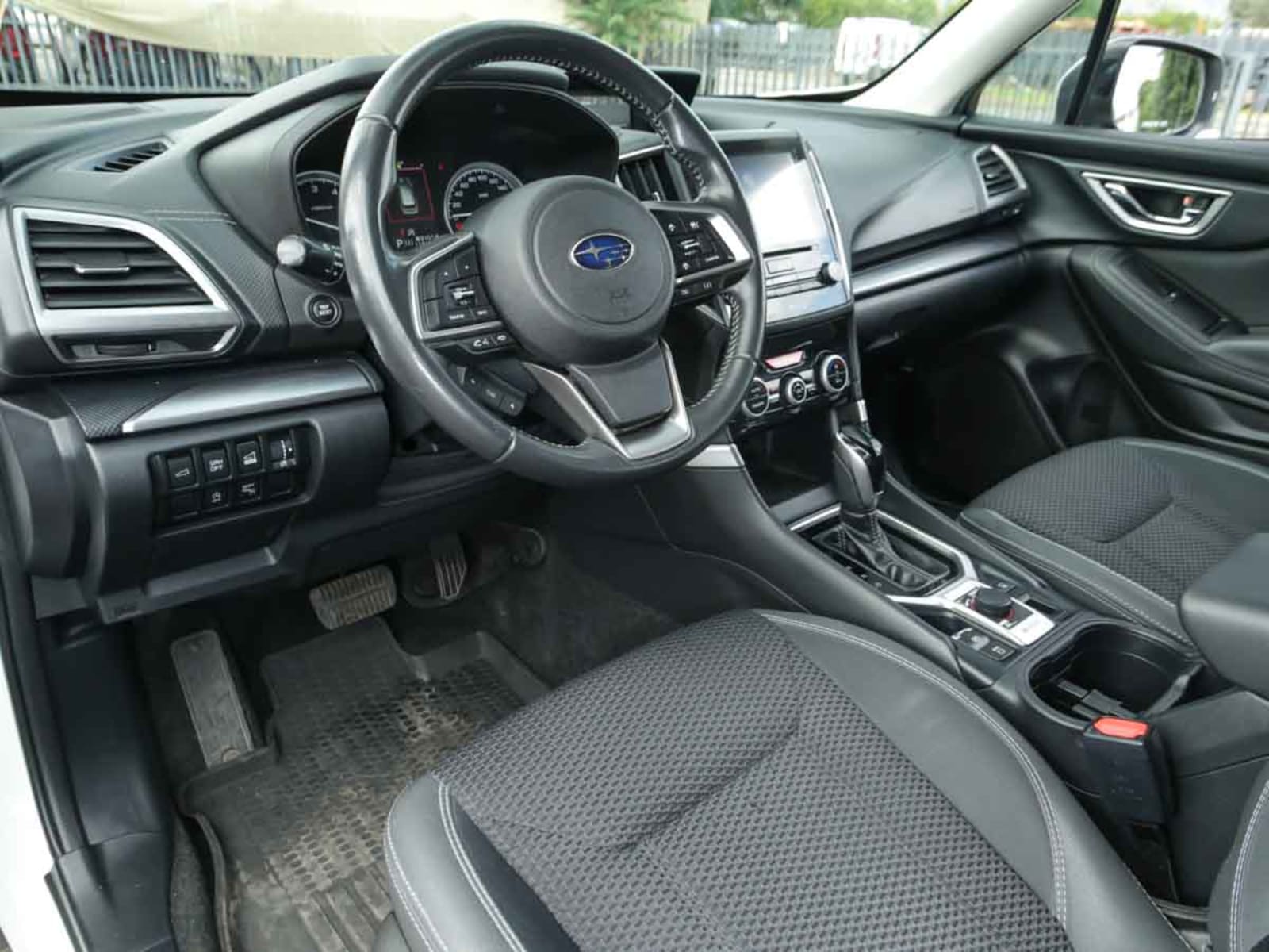 SUBARU FORESTER CVT 4X4 2.0 AUT 2021 - Imagen 8 de 13