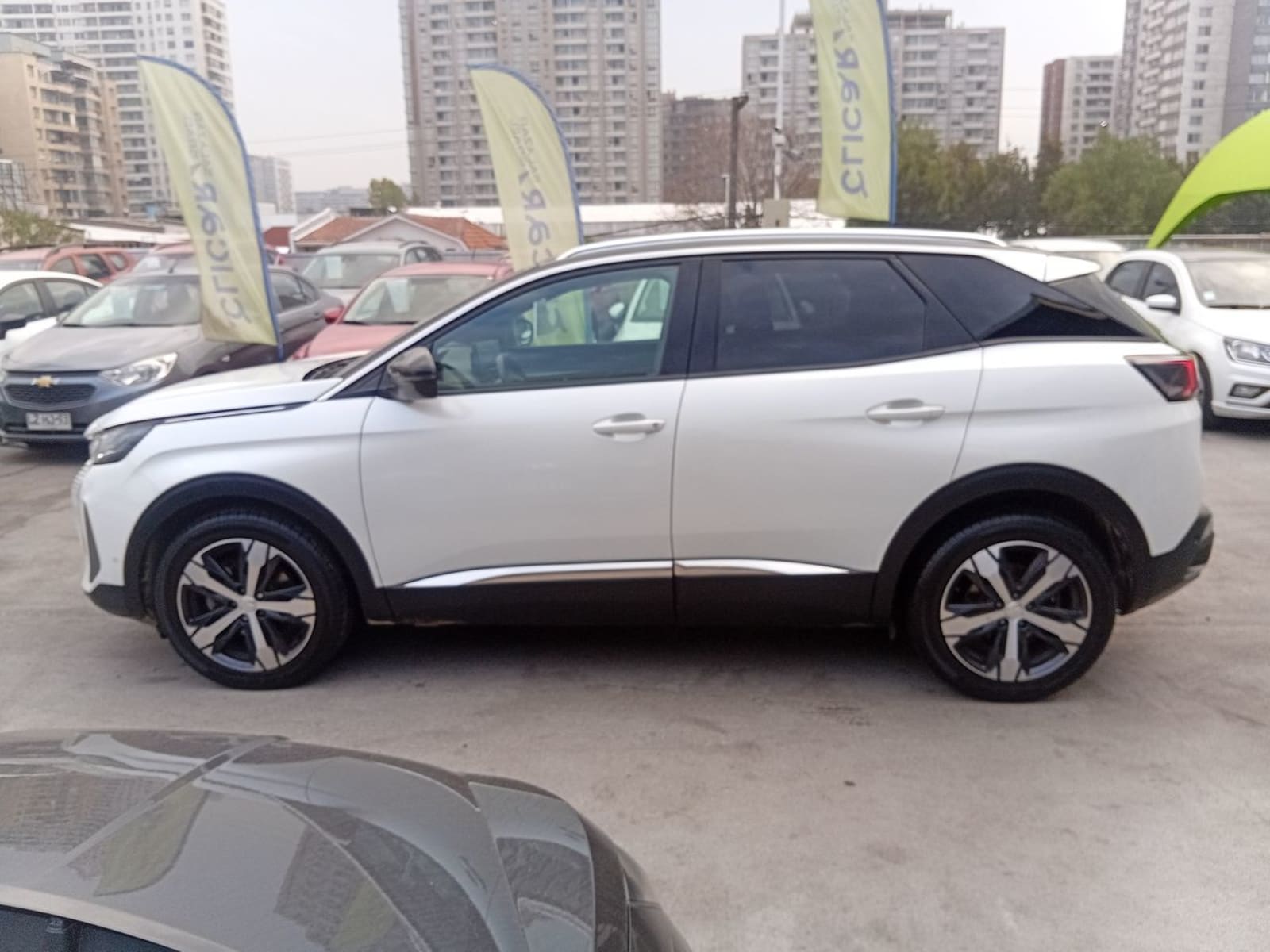Peugeot 3008 1.5 Allure Pack Bluehdi 130 4x2 Eat8 5p 2024 - Imagen 4 de 8