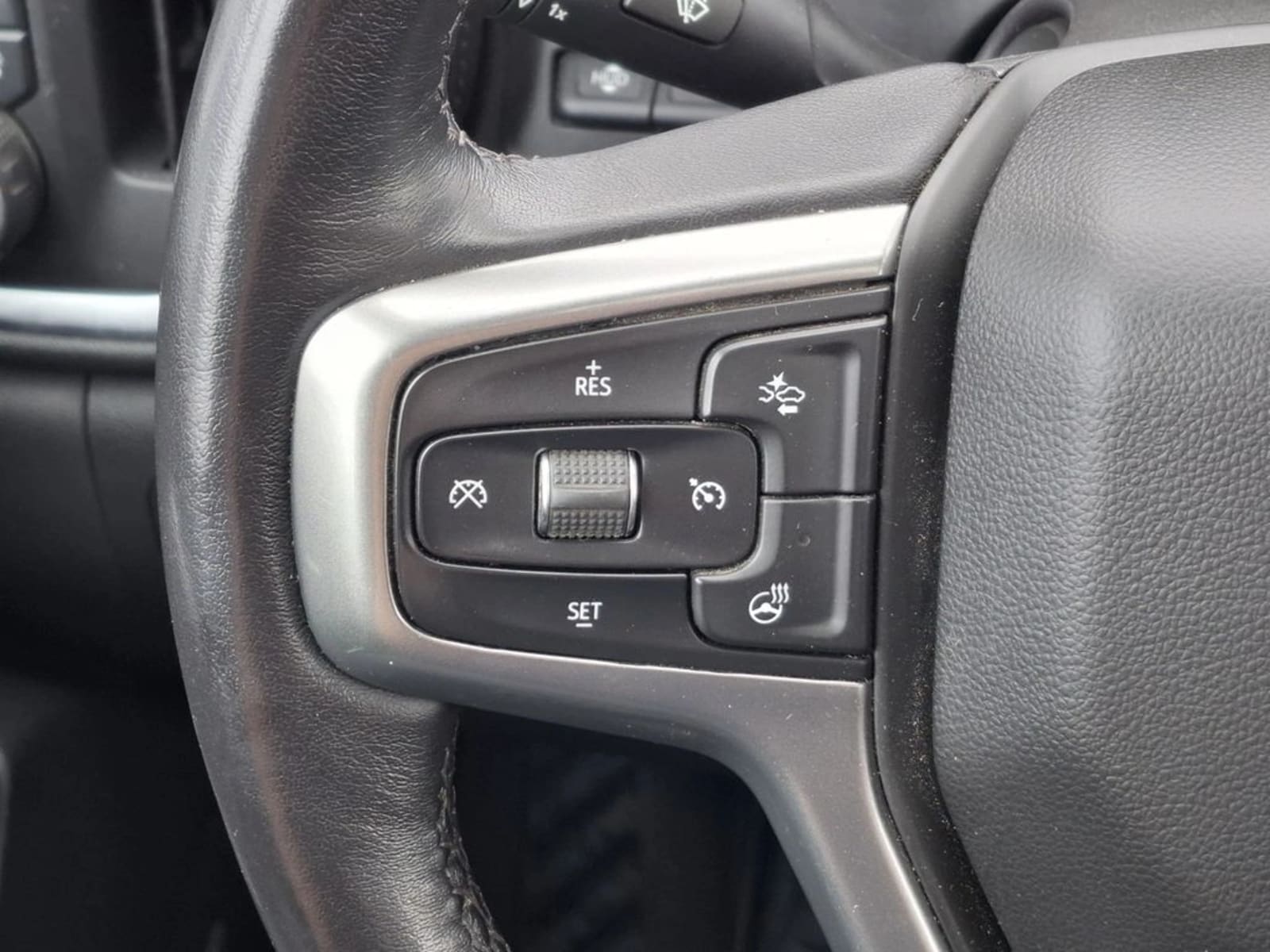 CHEVROLET SILVERADO DCAB 4X4 SOHC 5.3 AUT 2022 - Imagen 14 de 20