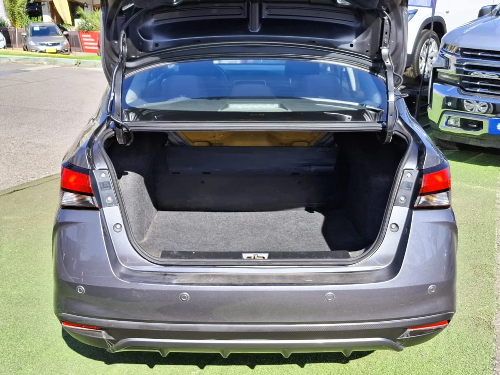 NISSAN VERSA 1.6 SENSE 4X2 MT 4P 2023 - Imagen 8 de 20