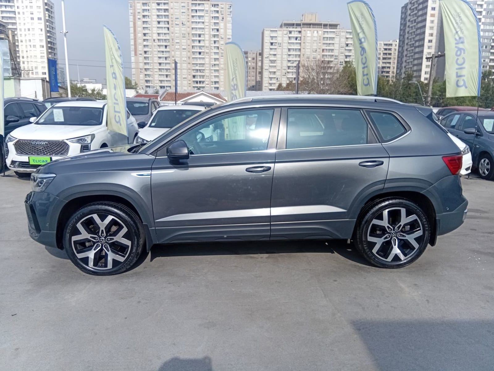 Volkswagen Taos 1.4 Tsi Highline 4x2 At 5p 2024 - Imagen 4 de 8