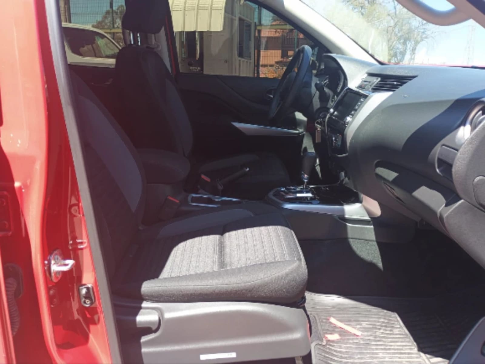 NISSAN NAVARA 2.3D PRO4X DIESEL 4X4 DOB.CAB. AT 4P 2024 - Imagen 8 de 11