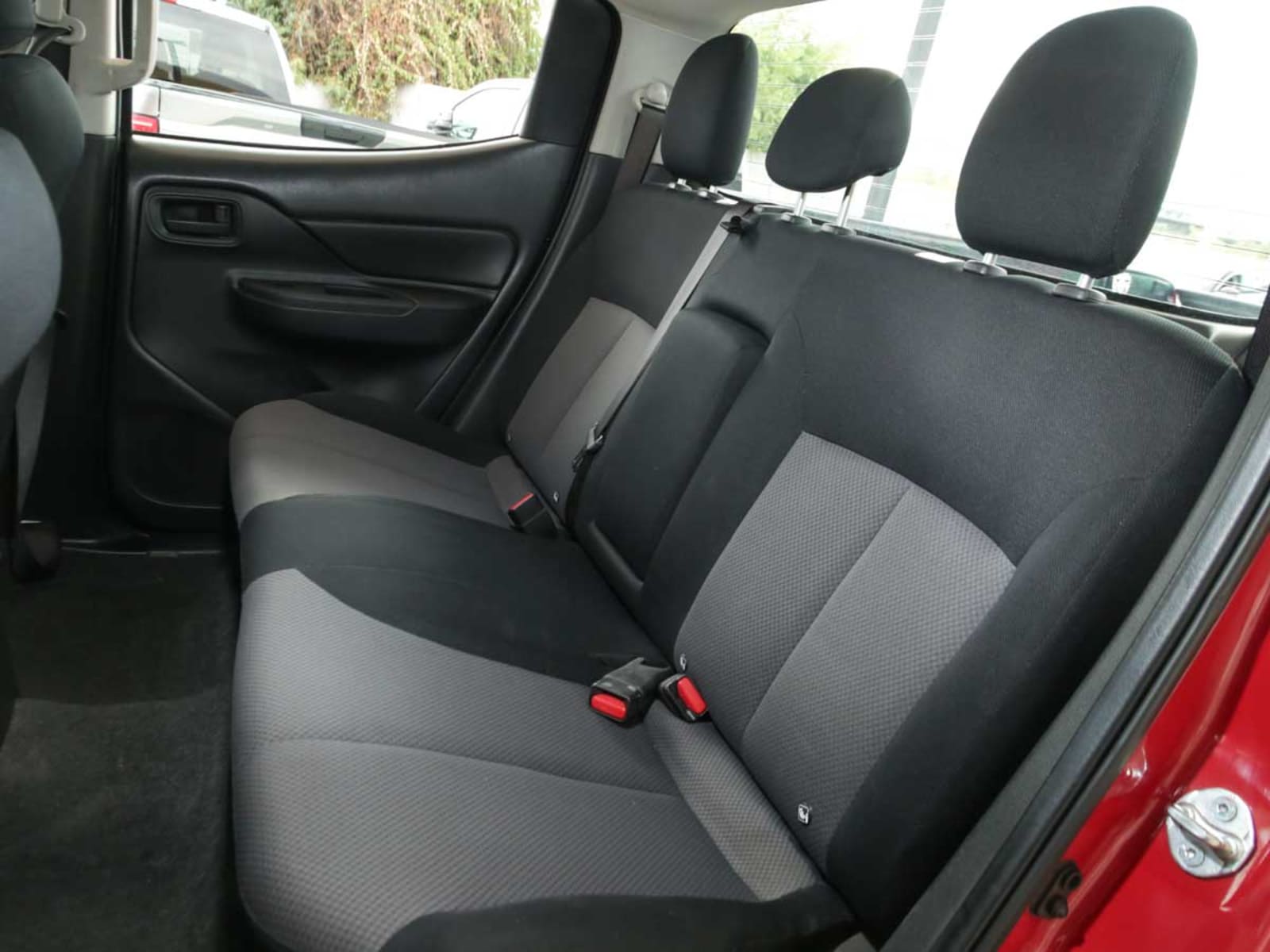 MITSUBISHI L-200 NEW KATANA CR MEC 4X2 TD E5 2024 - Imagen 12 de 14