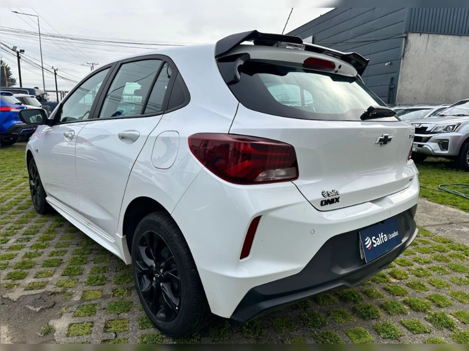 CHEVROLET ONIX 1.0T RS R 4X2 HB MT 5P 2024 - Imagen 8 de 20
