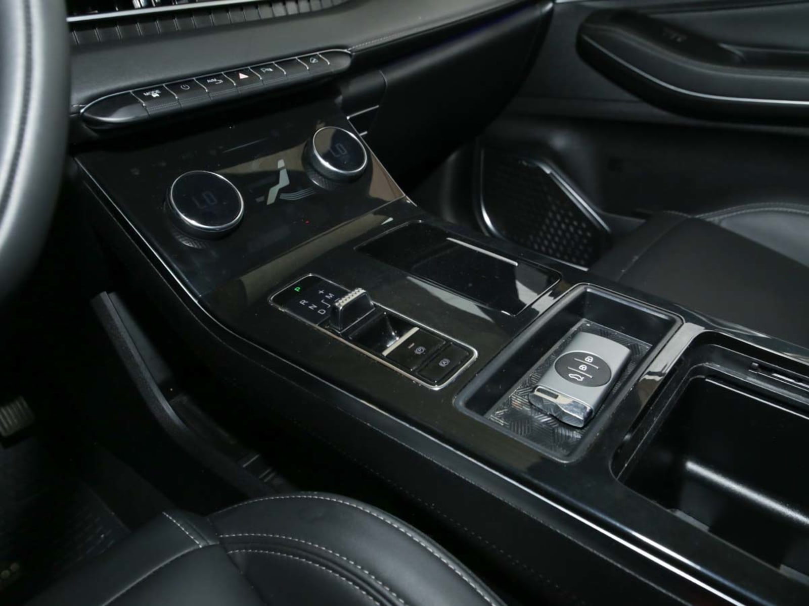 EXEED EXEED LX 1.5T CVT ADVANCED 2023 - Imagen 9 de 14