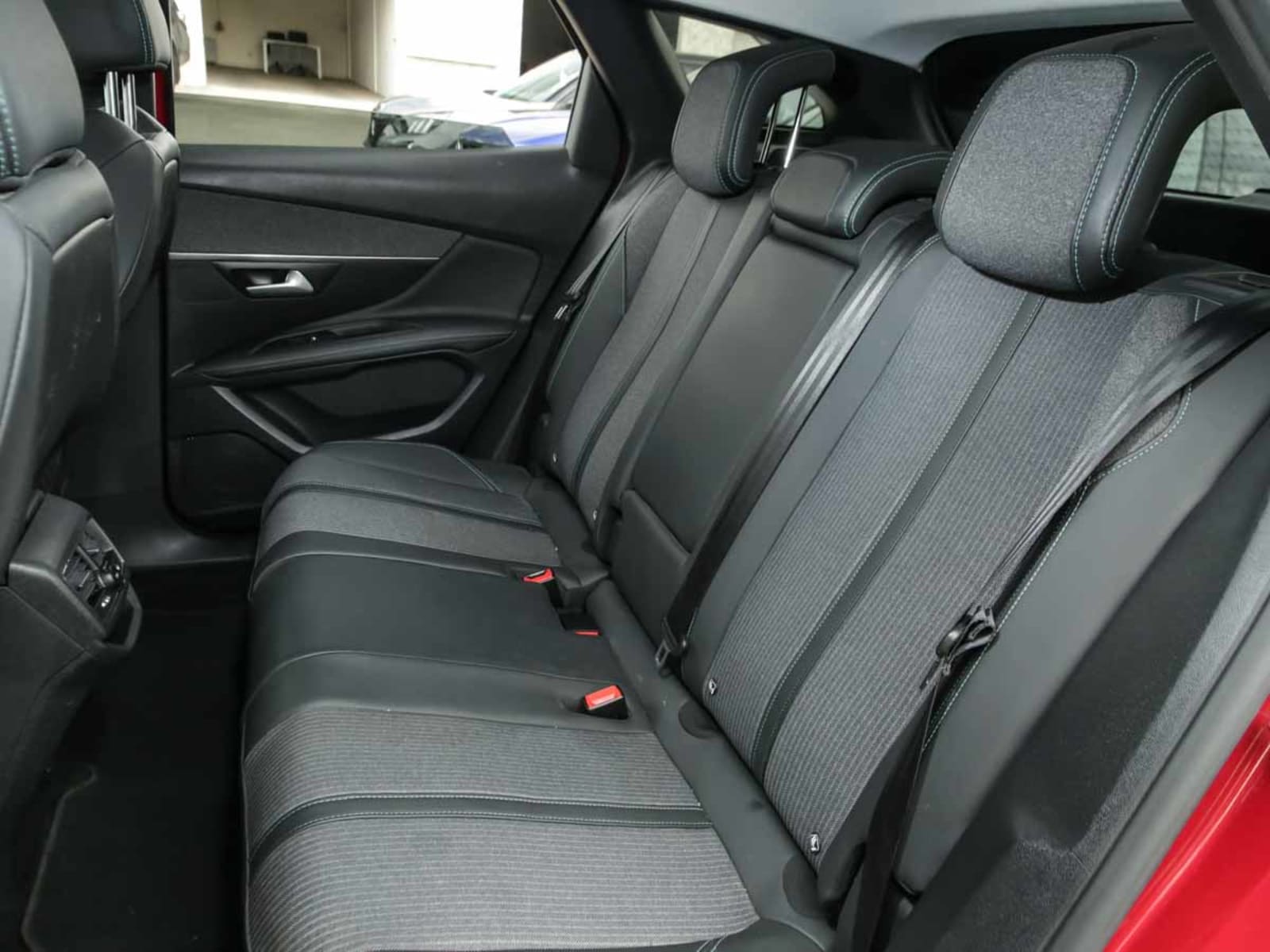PEUGEOT 3008 ALLURE 1.6 AUT 2021 - Imagen 11 de 13