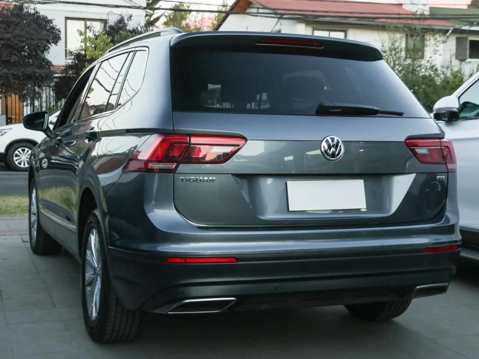 VOLKSWAGEN TIGUAN FULL 2018 - Imagen 4 de 13