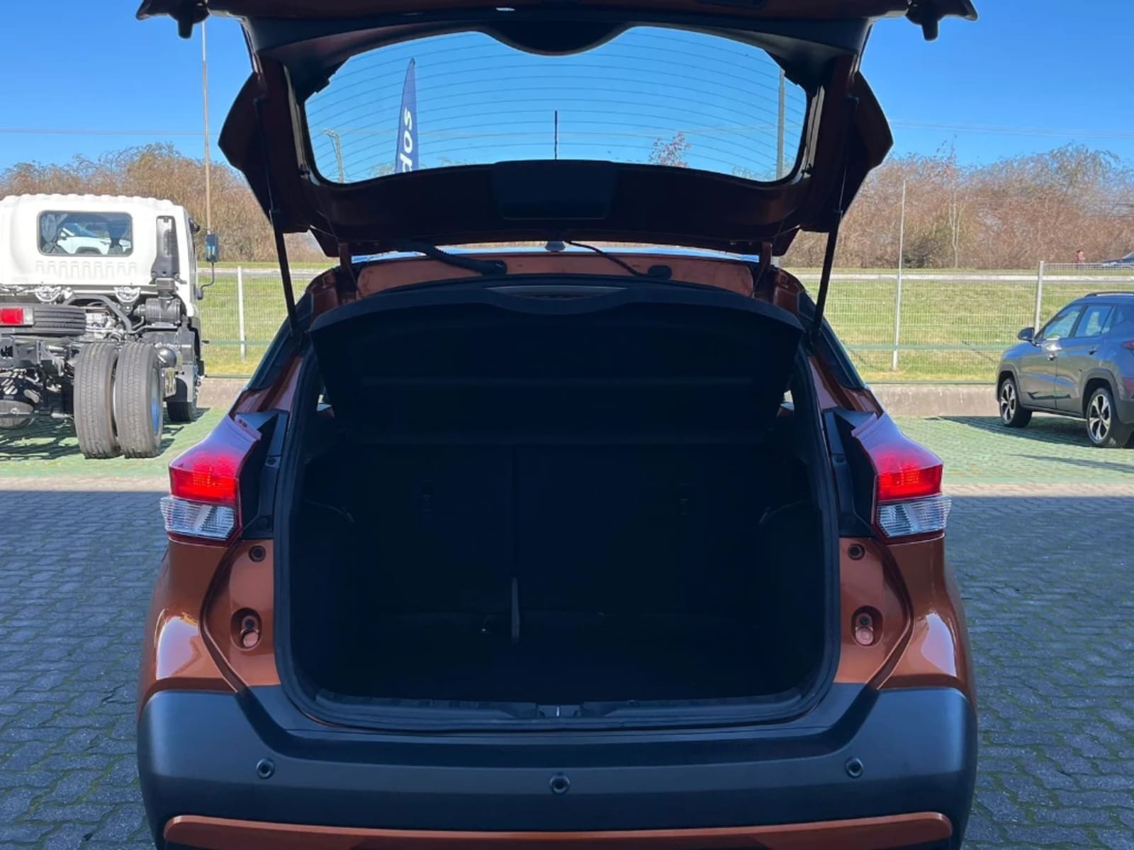 NISSAN KICKS 1.6 SENSE 4X2 MT 5P 2020 - Imagen 10 de 20