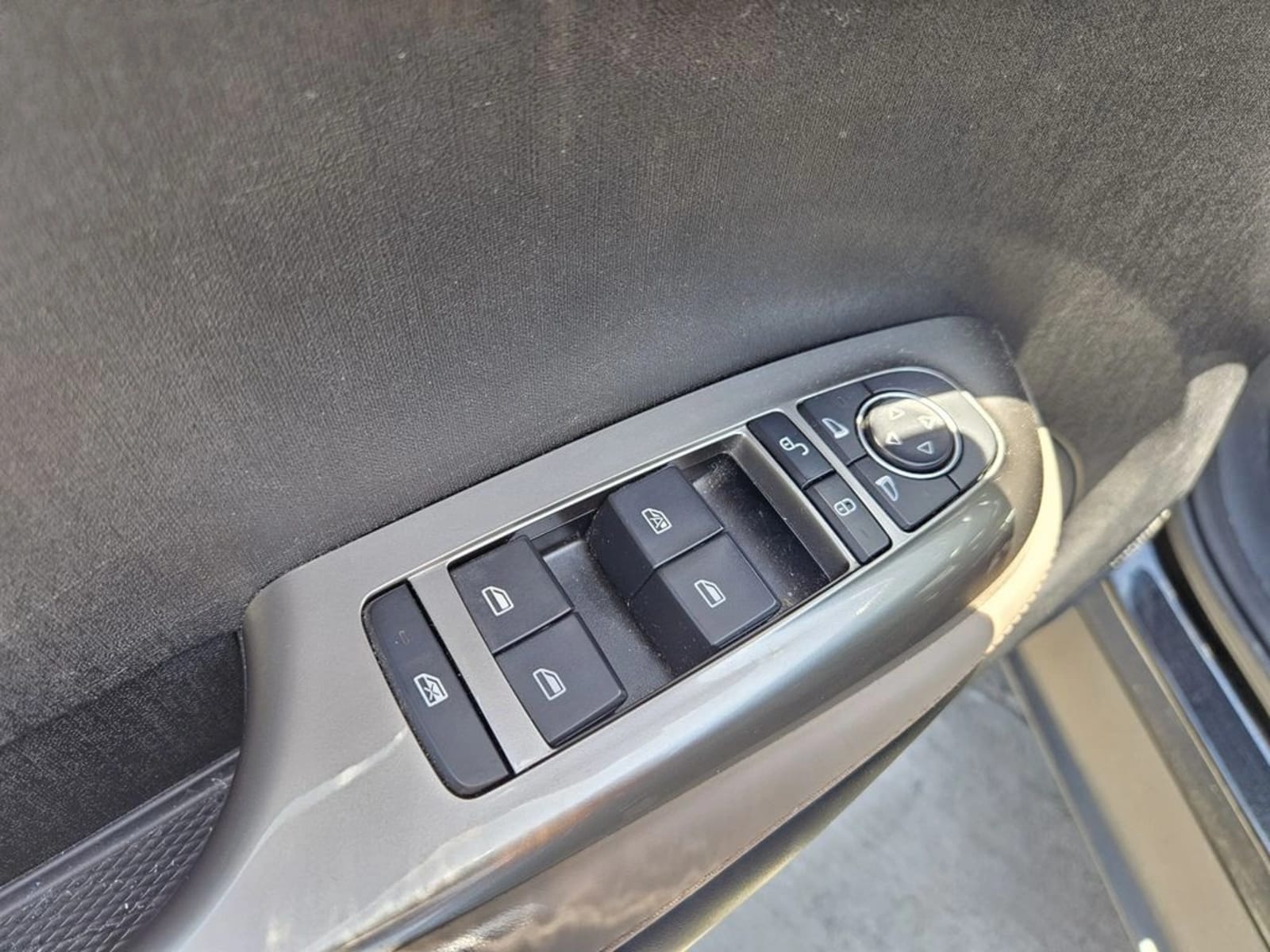 BYD DOLPHIN ELECTRICO 4X2 AT 5P 2025 - Imagen 13 de 20