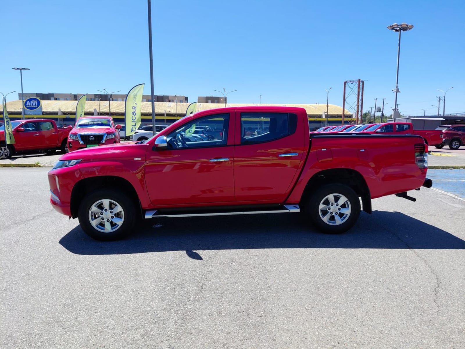 Mitsubishi L200 2.2 Katana Crt Diesel Dob. Cab. 4x4 Mt 4p 2024 - Imagen 4 de 8